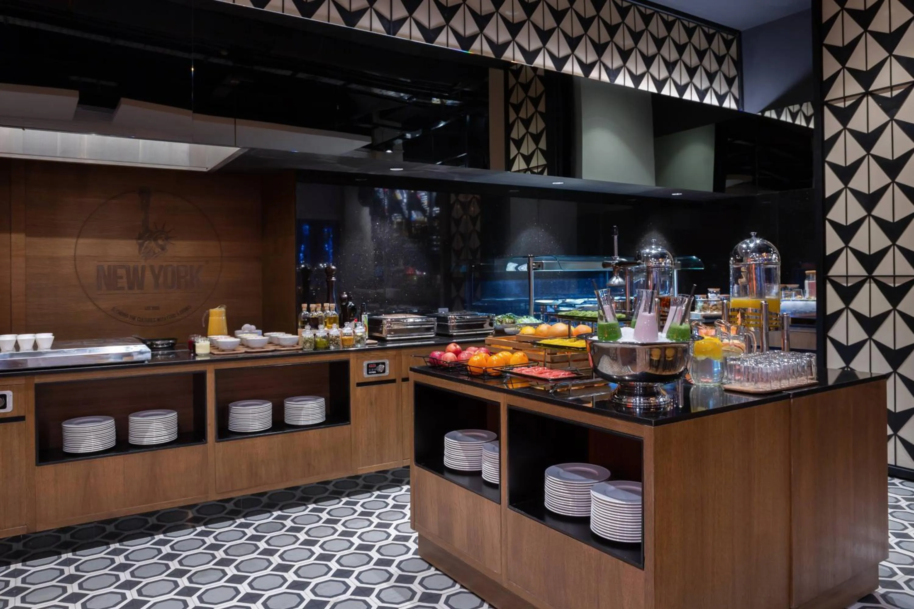 Breakfast in Courtyard by Marriott Chisinau