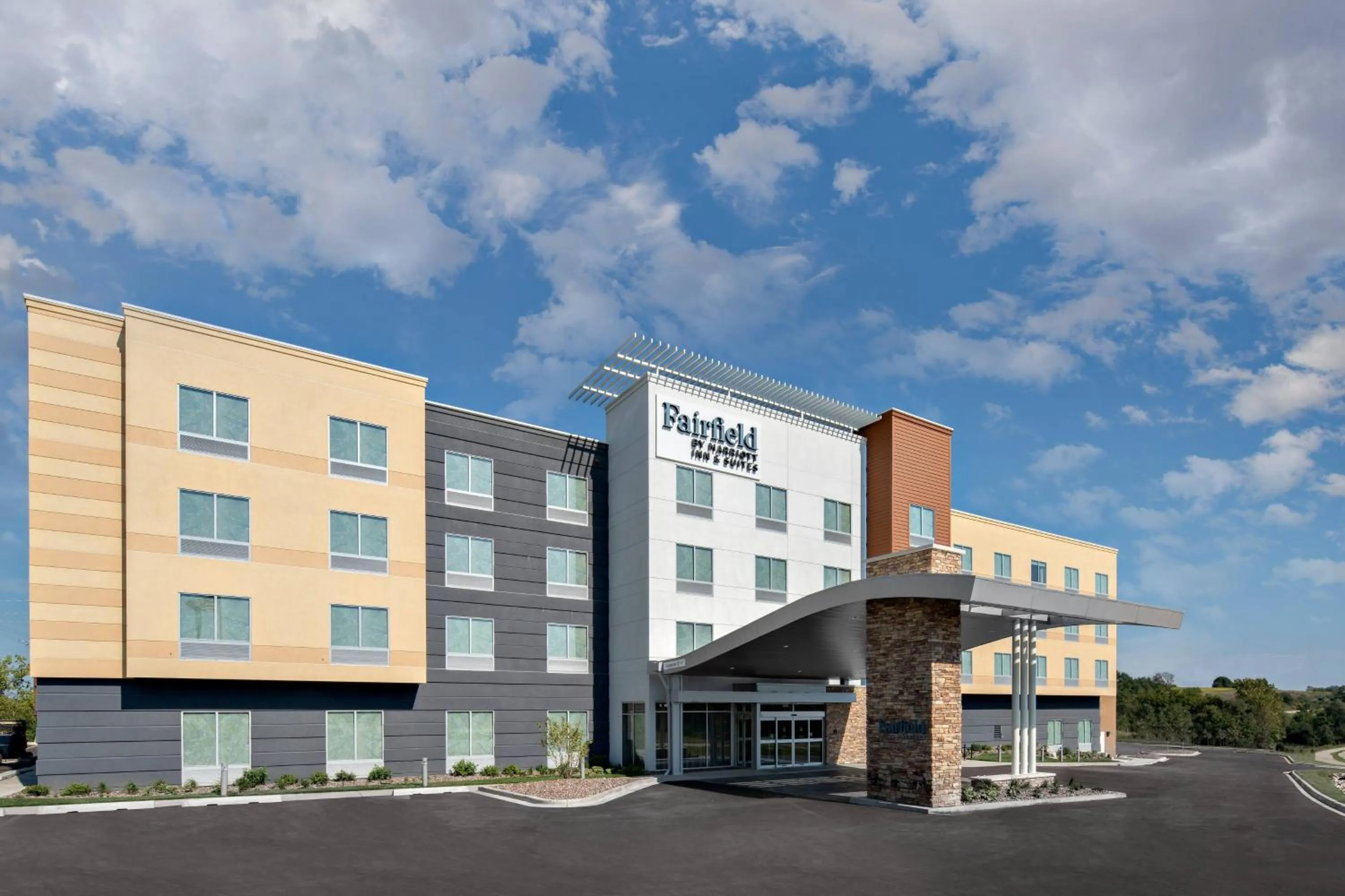 Property building in Fairfield Inn & Suites by Marriott Lake Geneva