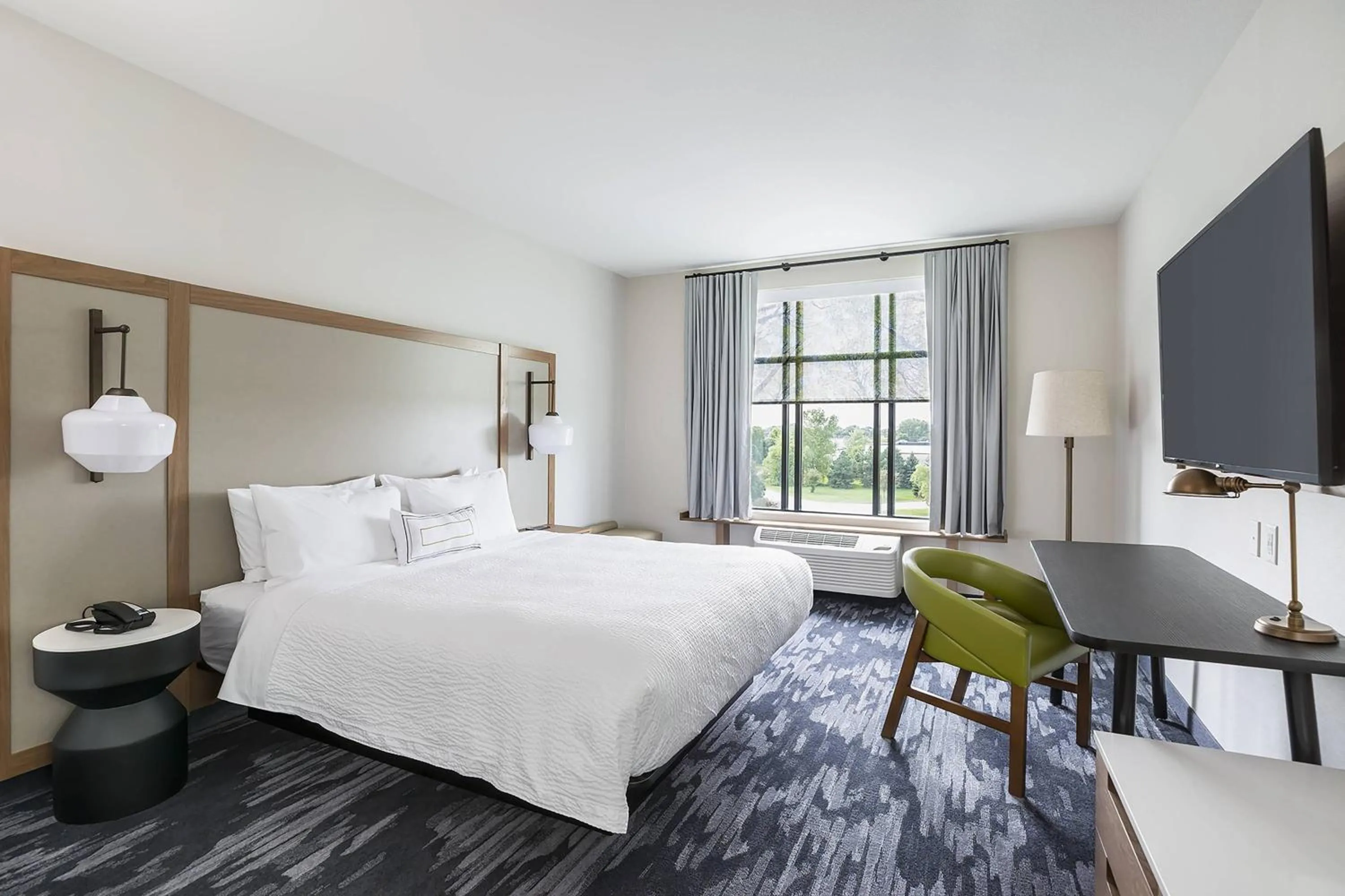 Photo of the whole room, Bed in Fairfield Inn & Suites by Marriott Minneapolis North/Blaine
