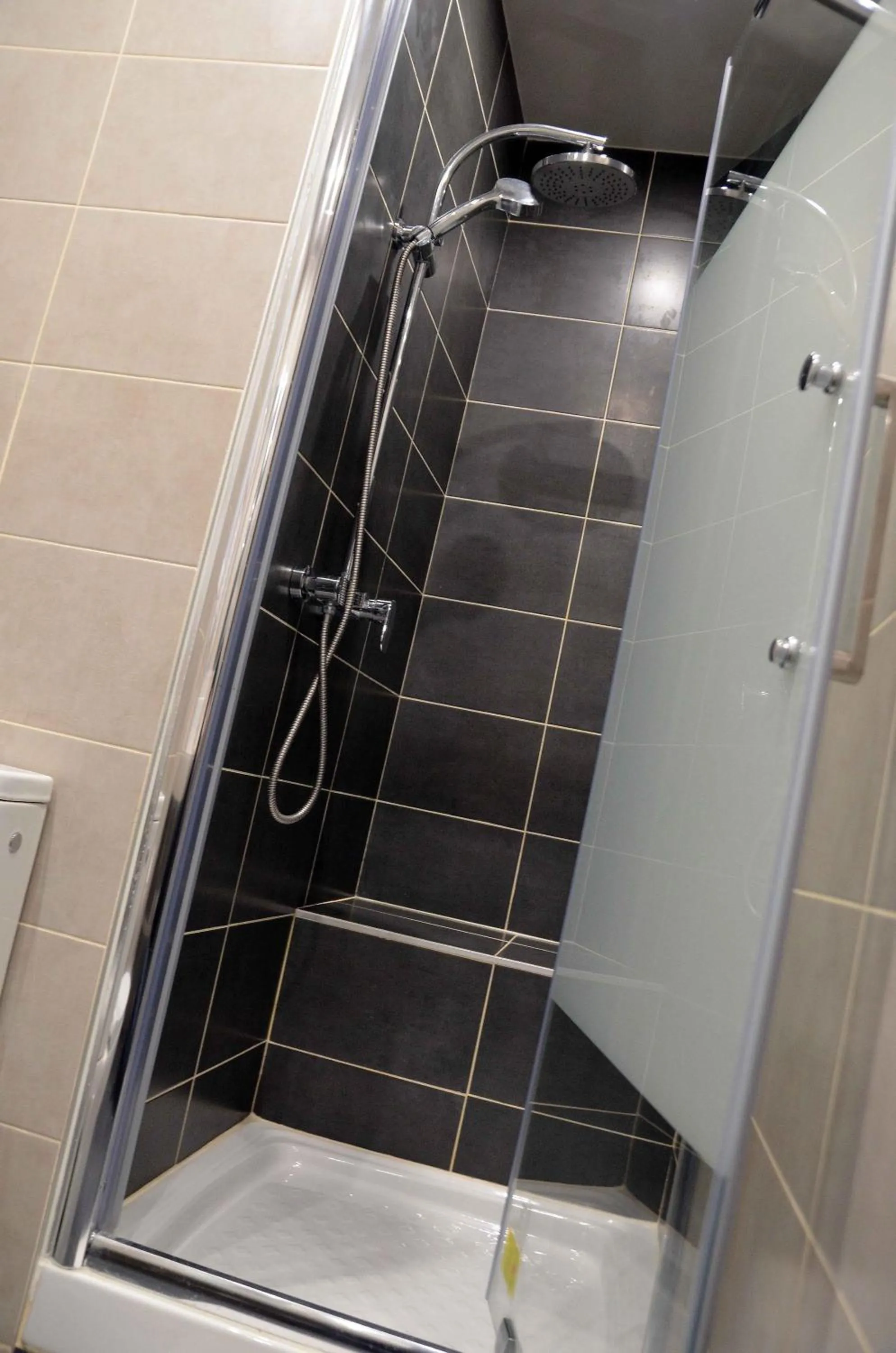 Bathroom in Ribera Eiffel