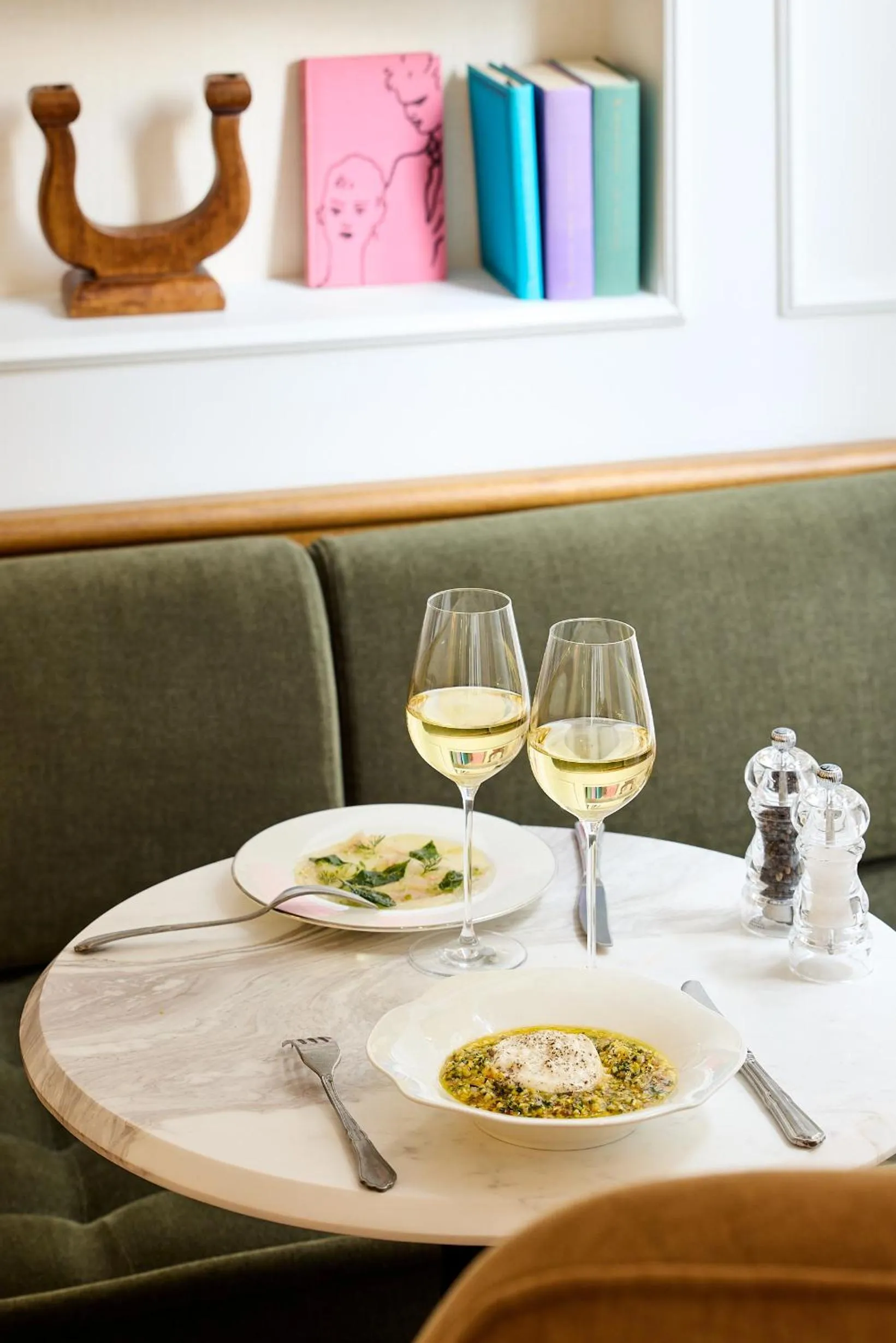 Restaurant/places to eat in Hôtel Noucha