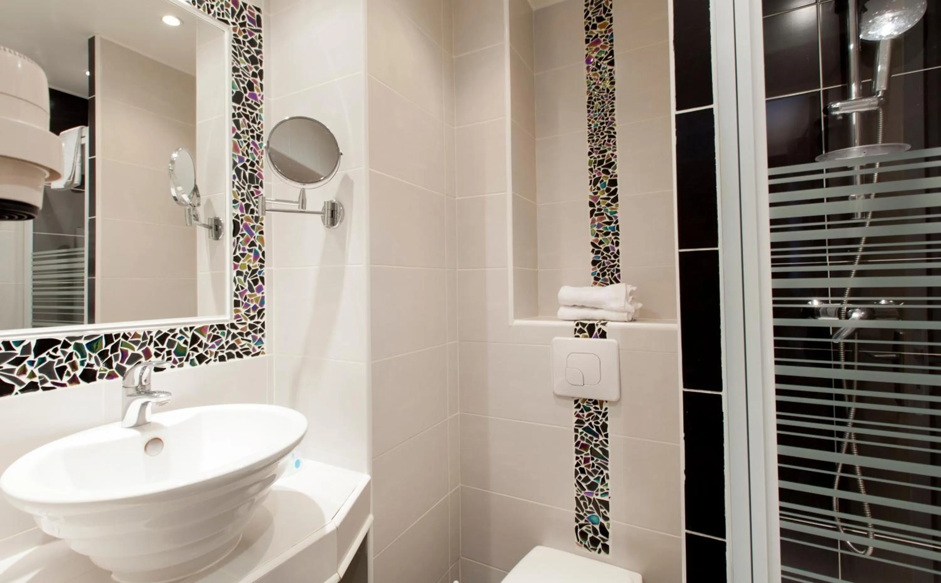 Bathroom in Ribera Eiffel