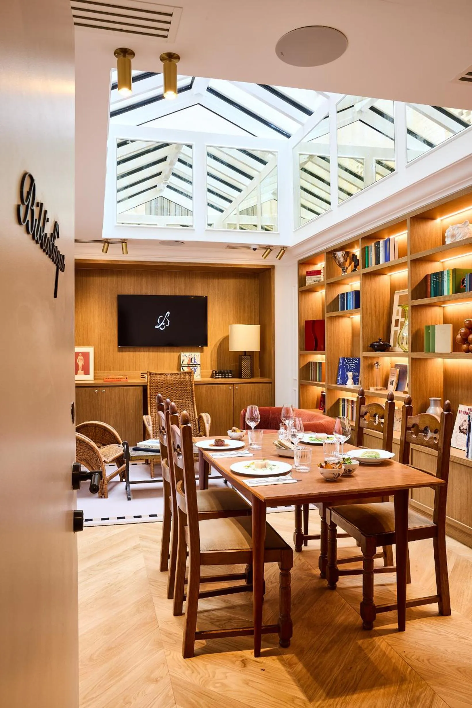 Library in Hôtel Noucha