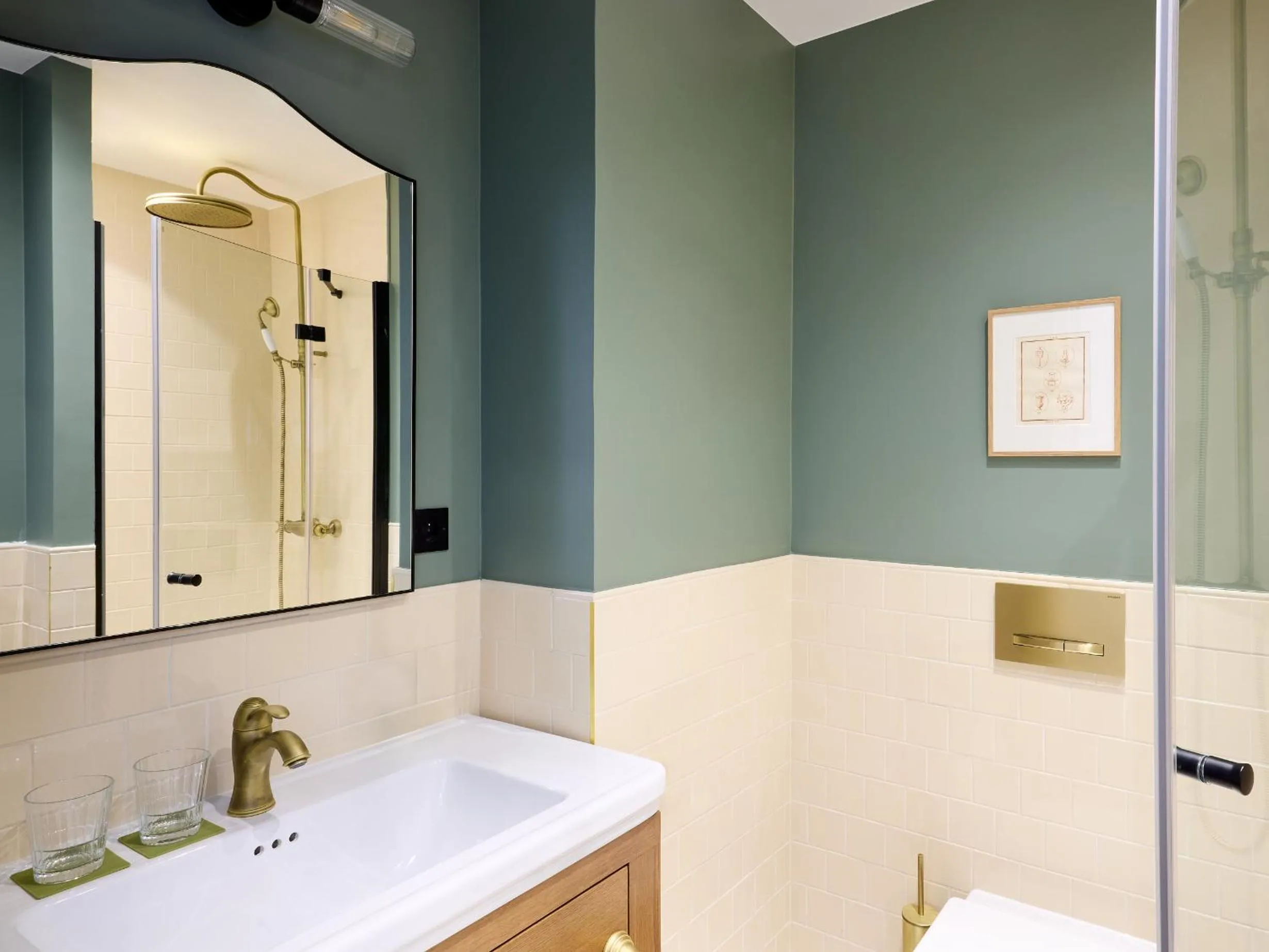 Shower in Hôtel Noucha