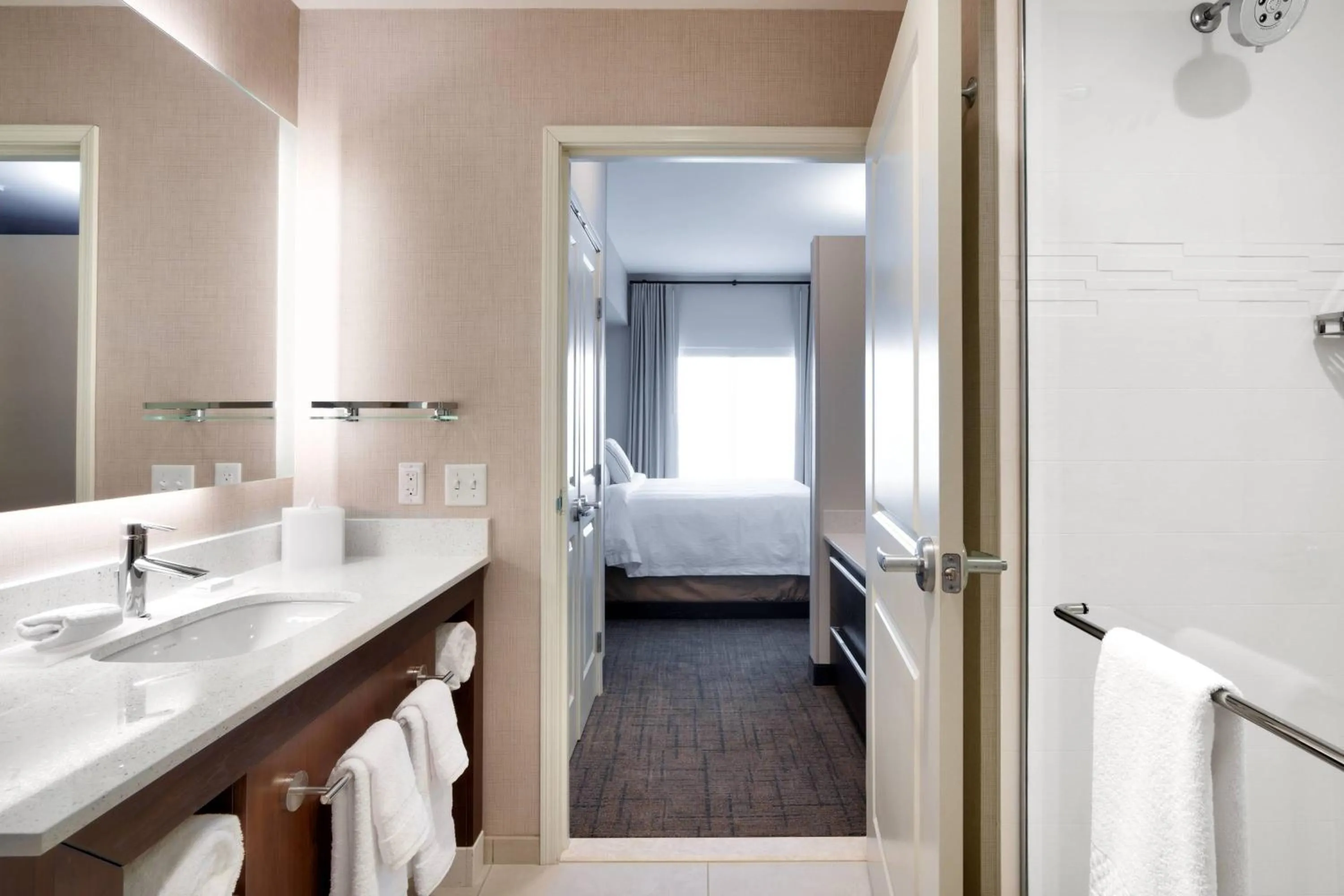 Bathroom, Bed in Residence Inn by Marriott Phoenix West/Avondale