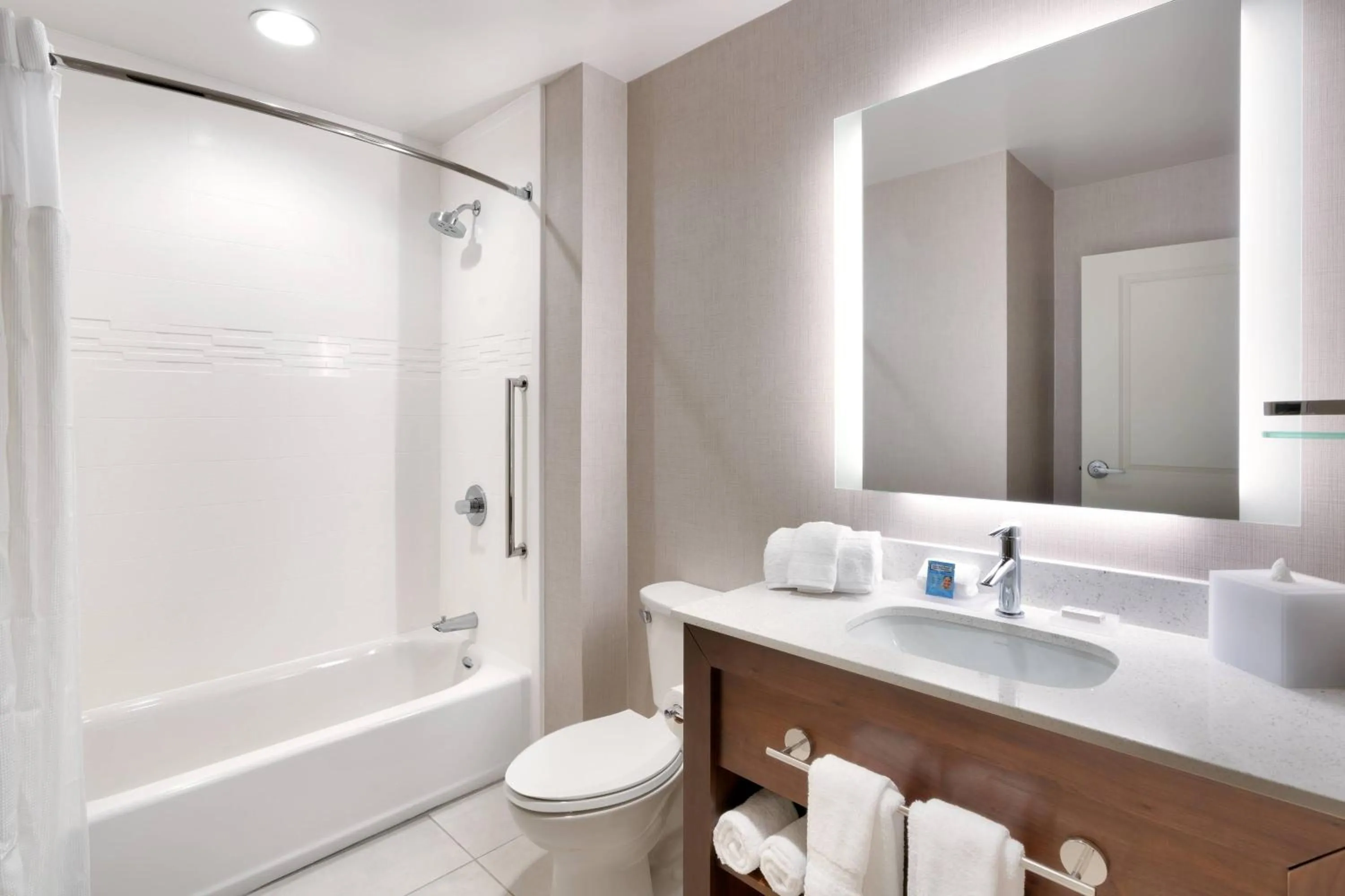 Bathroom in Residence Inn by Marriott Phoenix West/Avondale