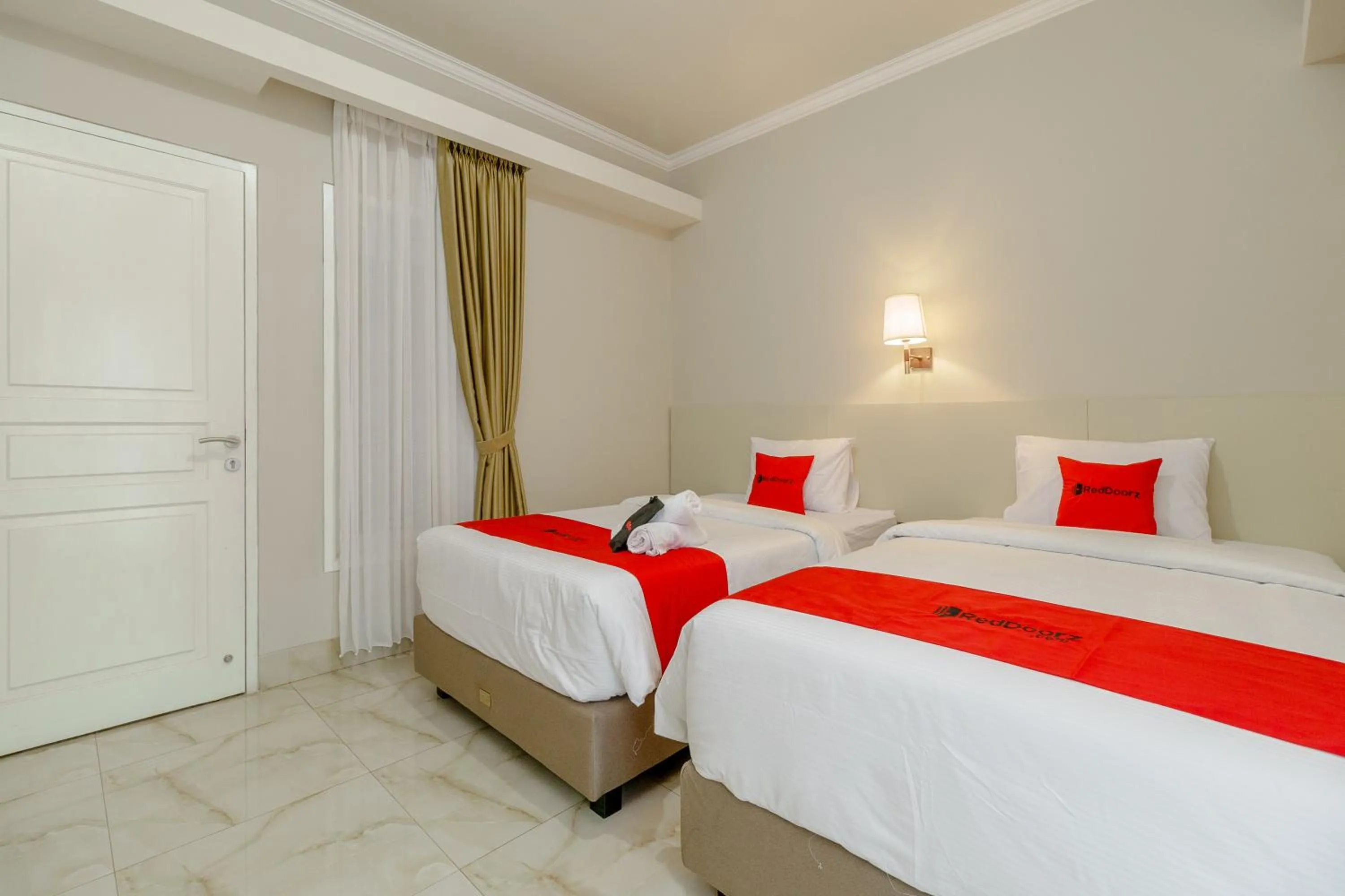 Bed in RedDoorz near Taman Makam Pahlawan Cikutra