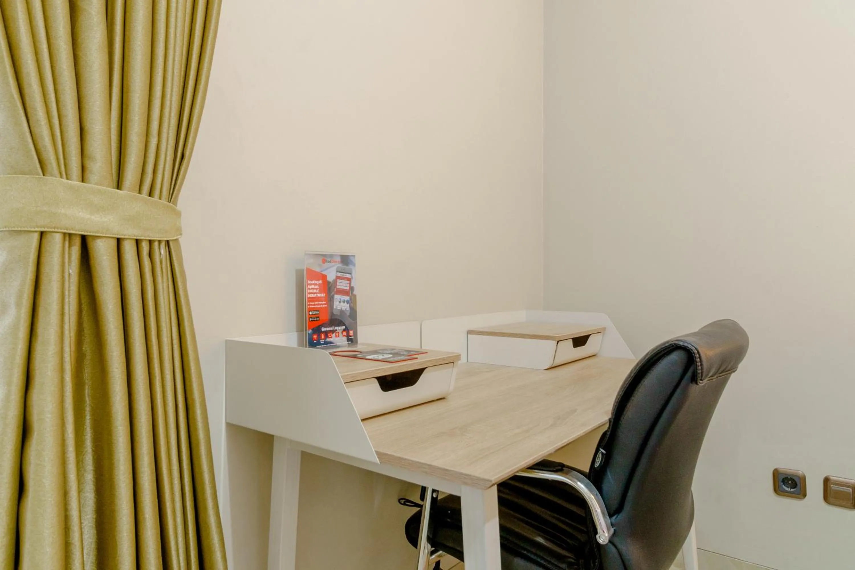 RedDoorz near Taman Makam Pahlawan Cikutra