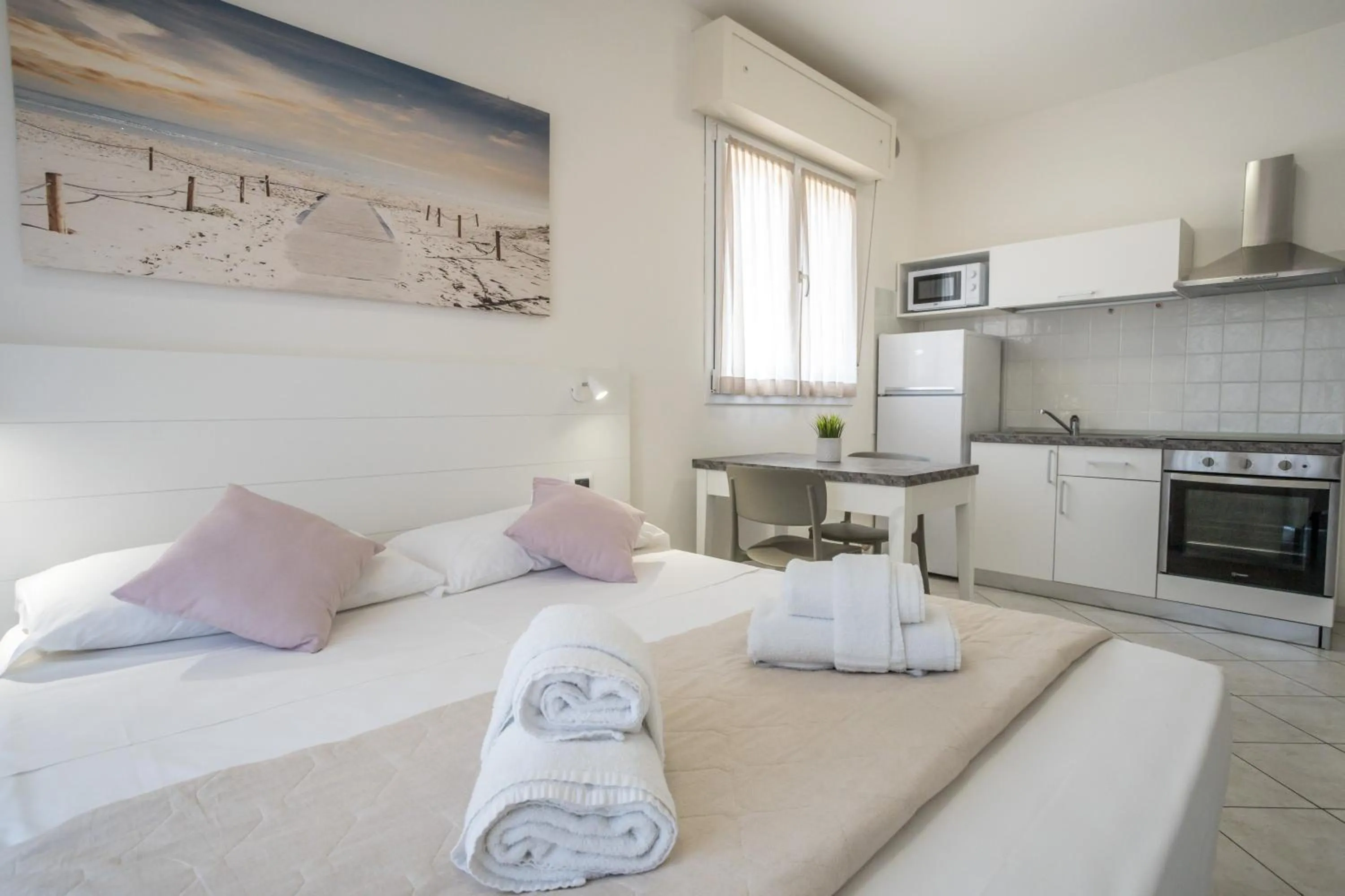 Photo of the whole room, Bed in Rimini Bay Suites&Residence