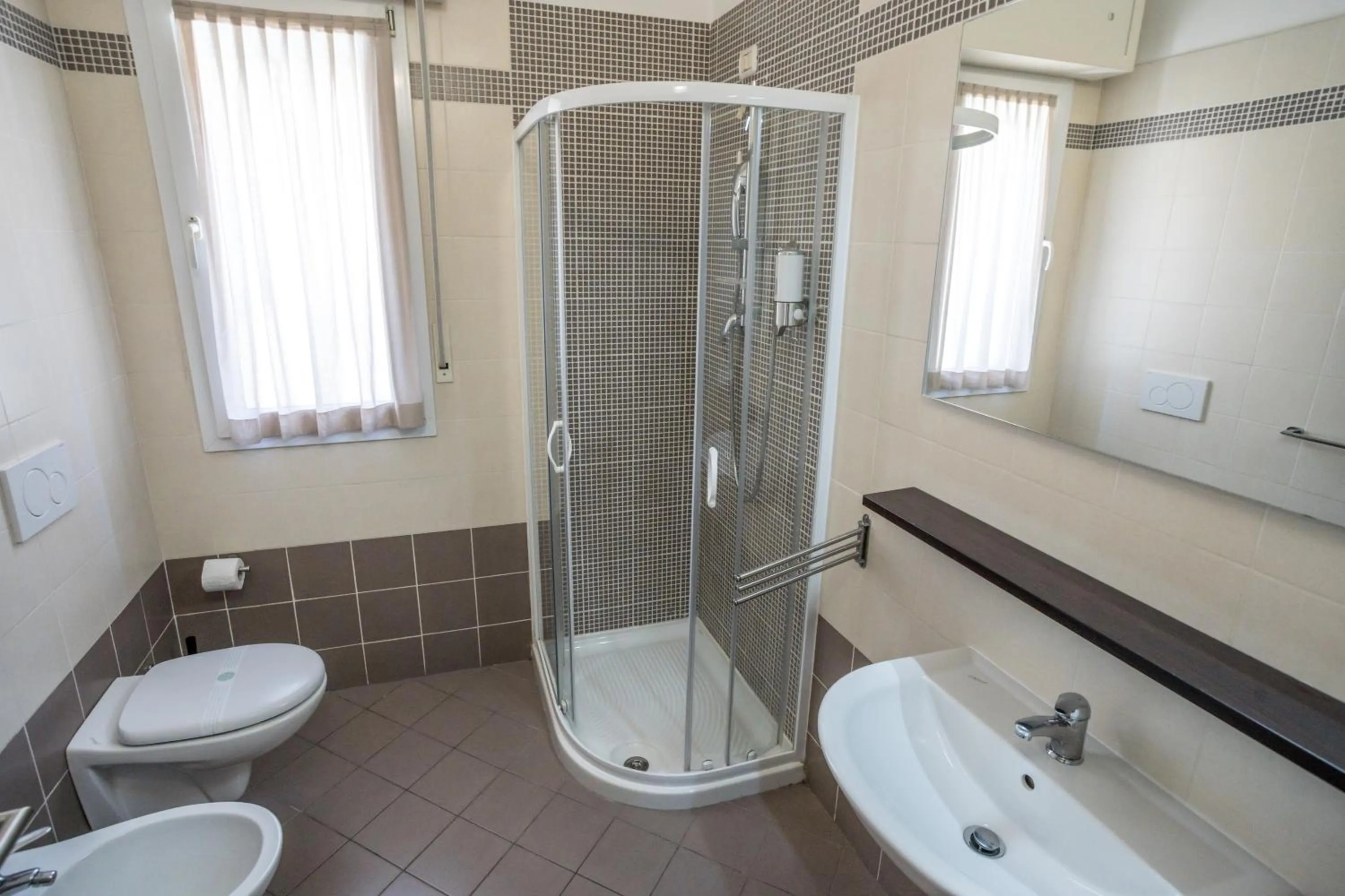 Shower in Rimini Bay Suites&Residence