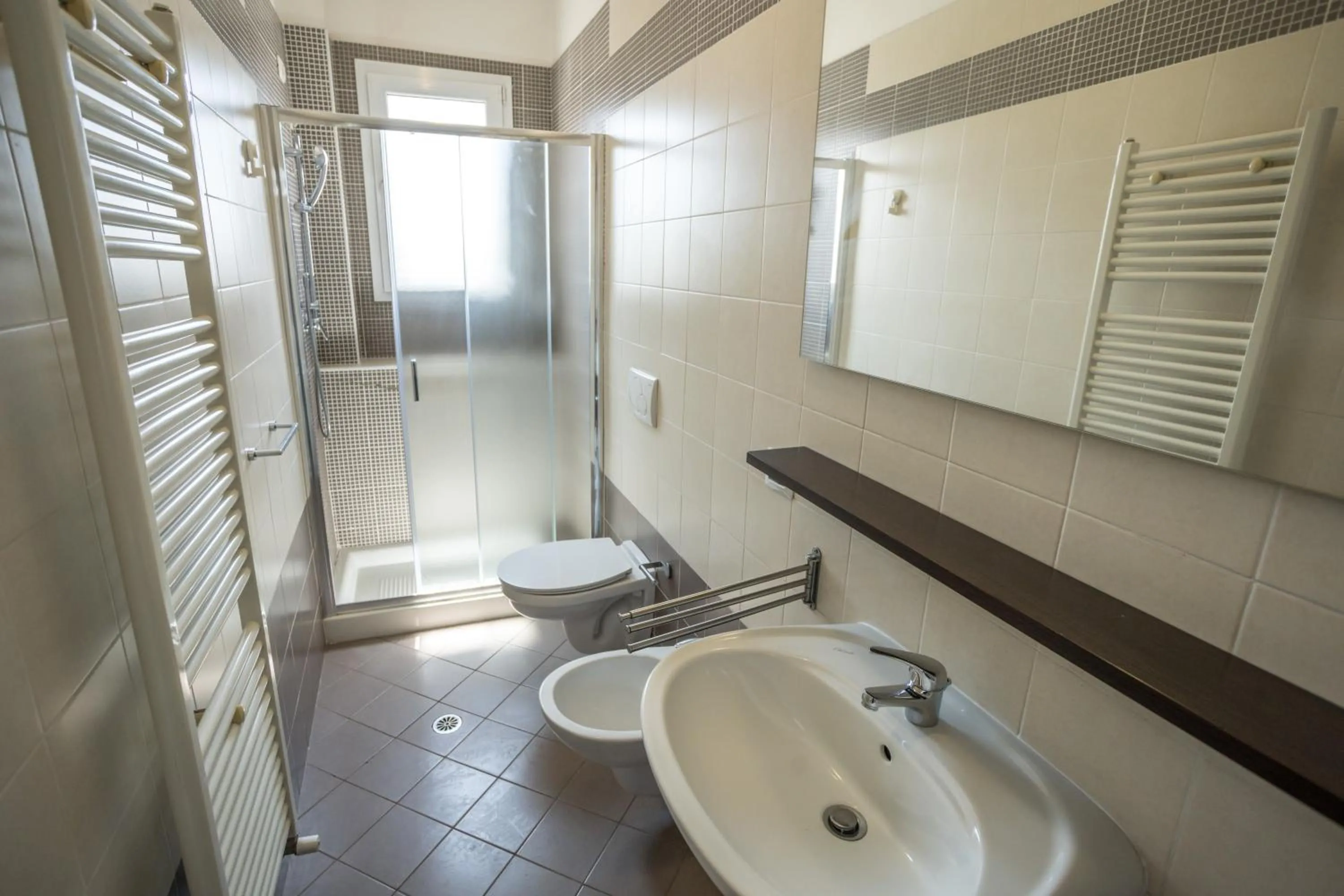 Shower in Rimini Bay Suites&Residence