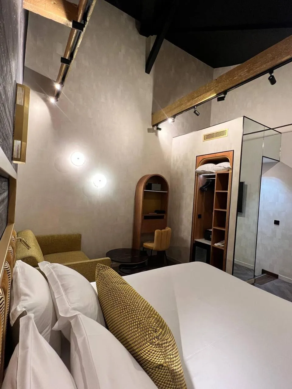 Bed in Hotel Du Cadran