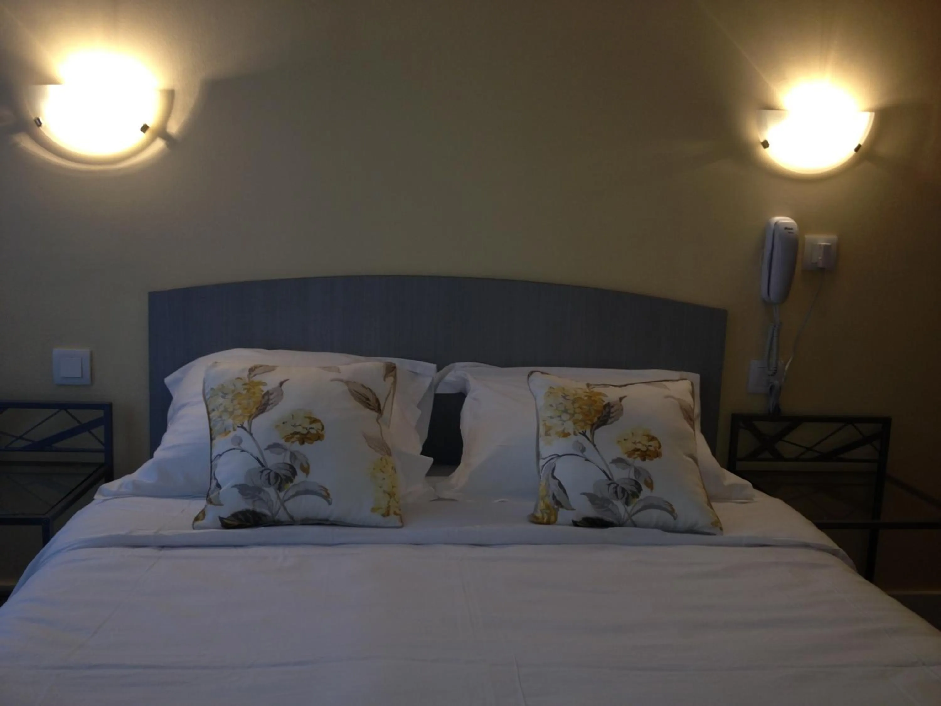 Bed in Hotel Val De Loire