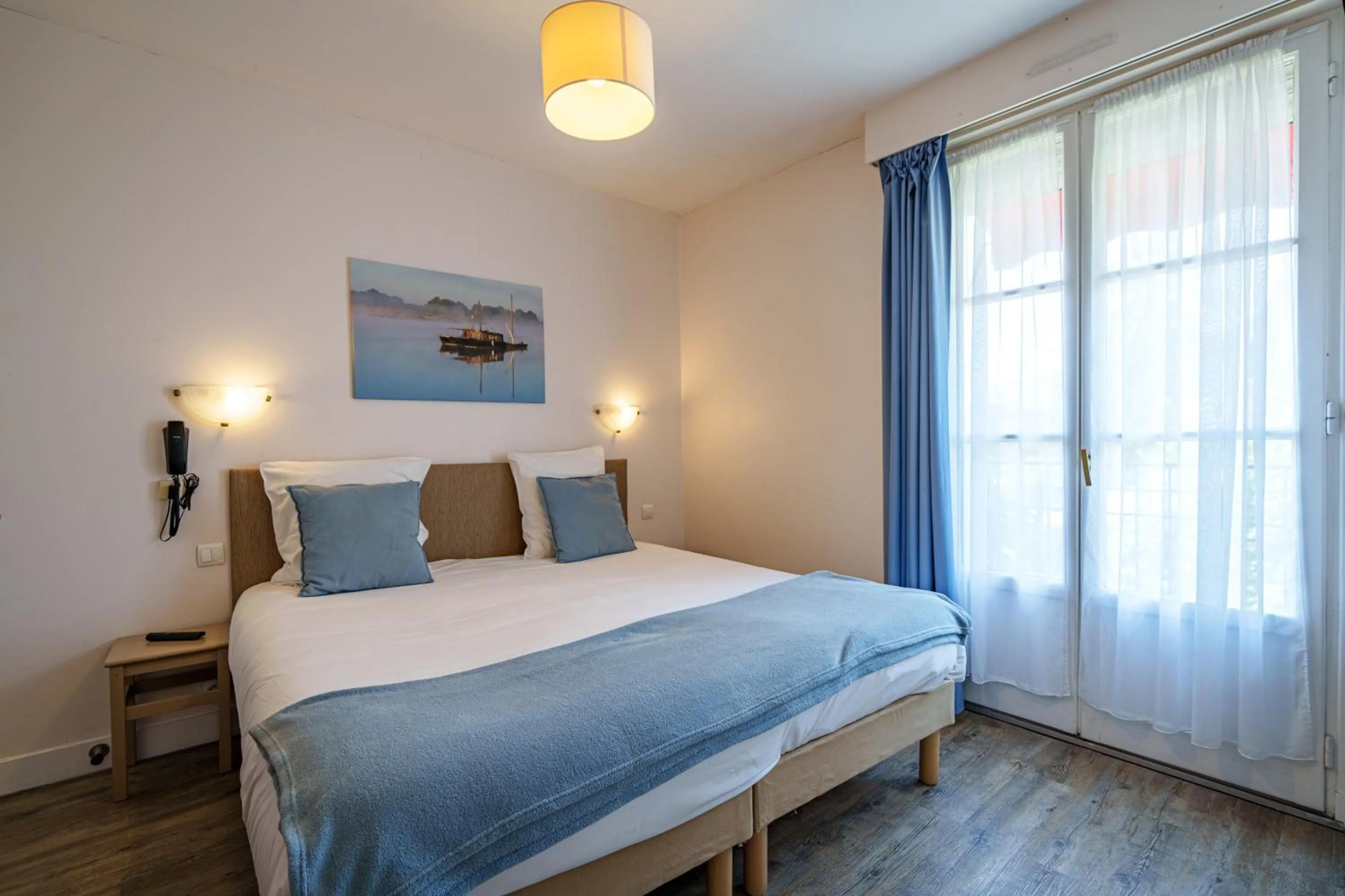 Bed in Hotel Val De Loire