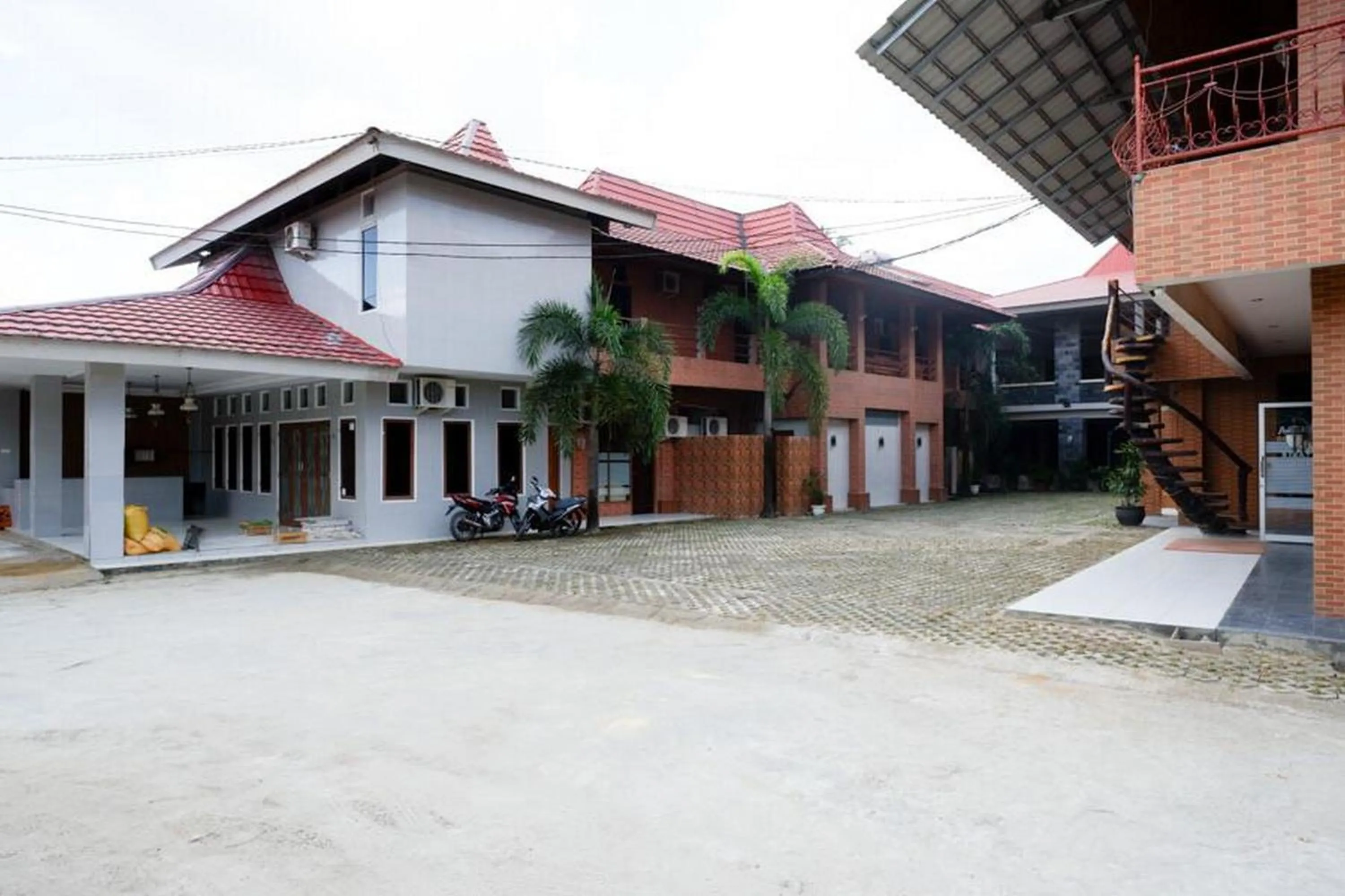 Property building in RedDoorz Plus at Hotel Srikandi Kendari