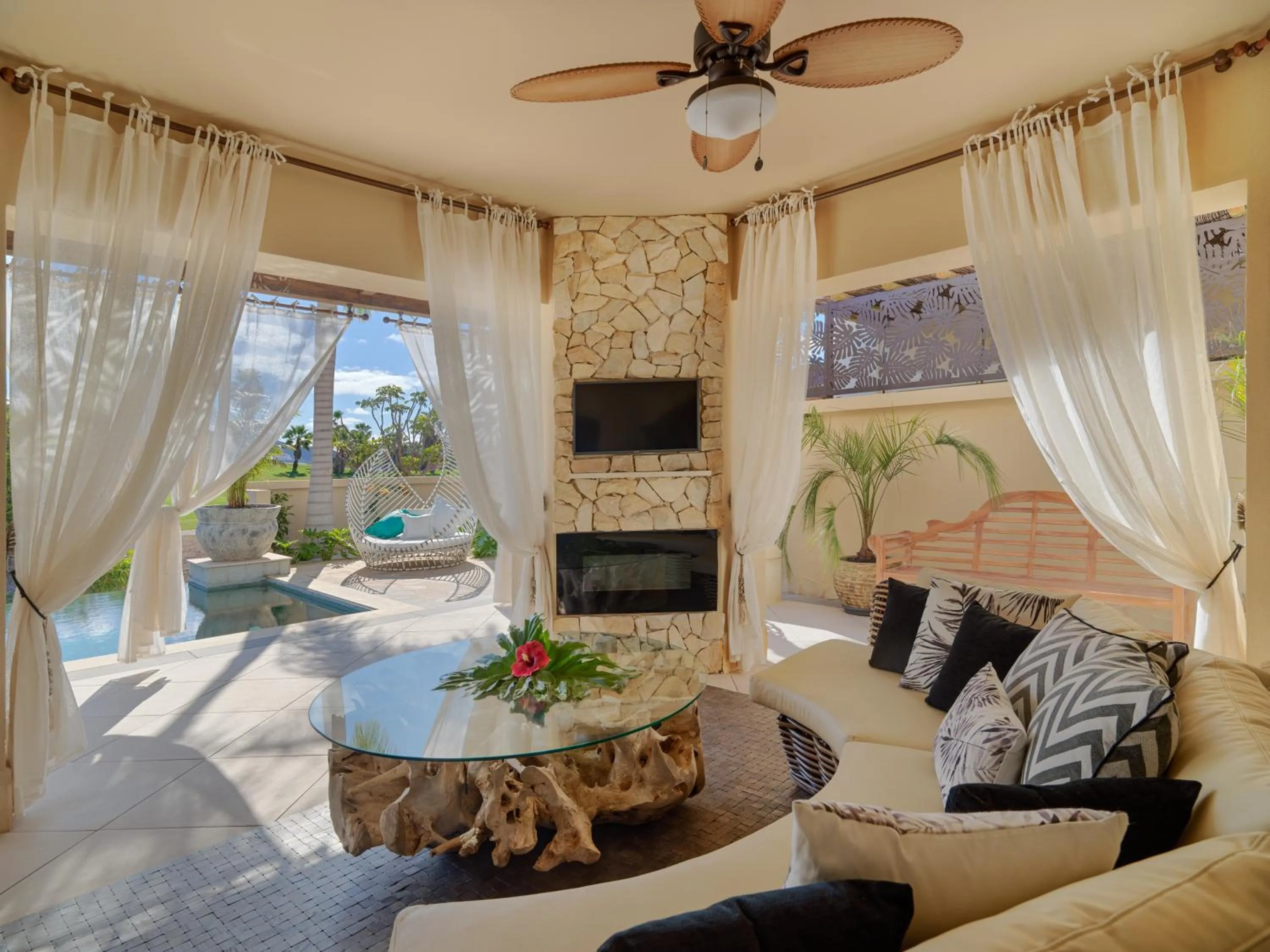 Swimming pool in Royal River, Luxury Hotel - Adults Only