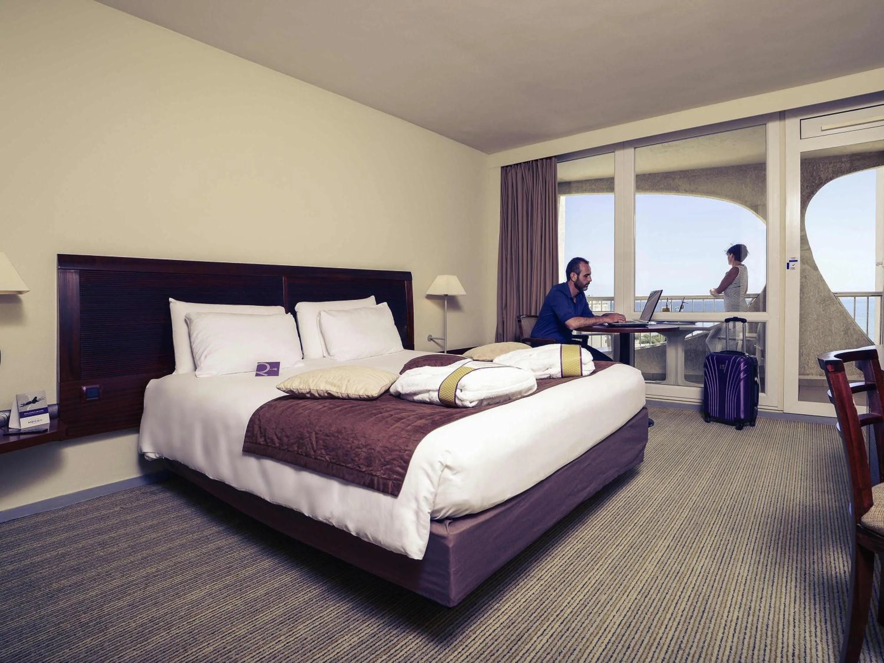 Photo of the whole room, Bed in Mercure Port La Grande Motte