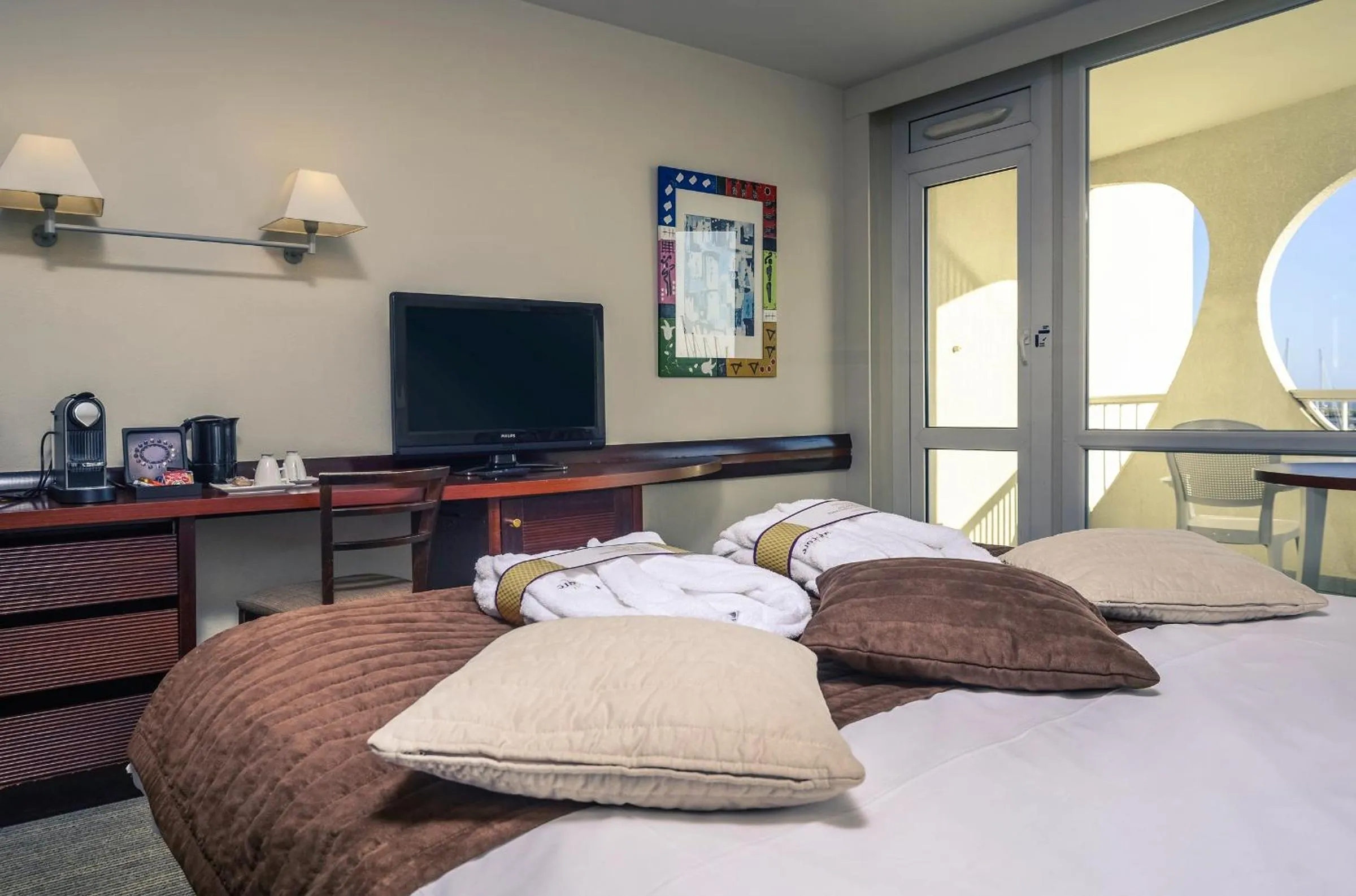 Bedroom, Bed in Mercure Port La Grande Motte