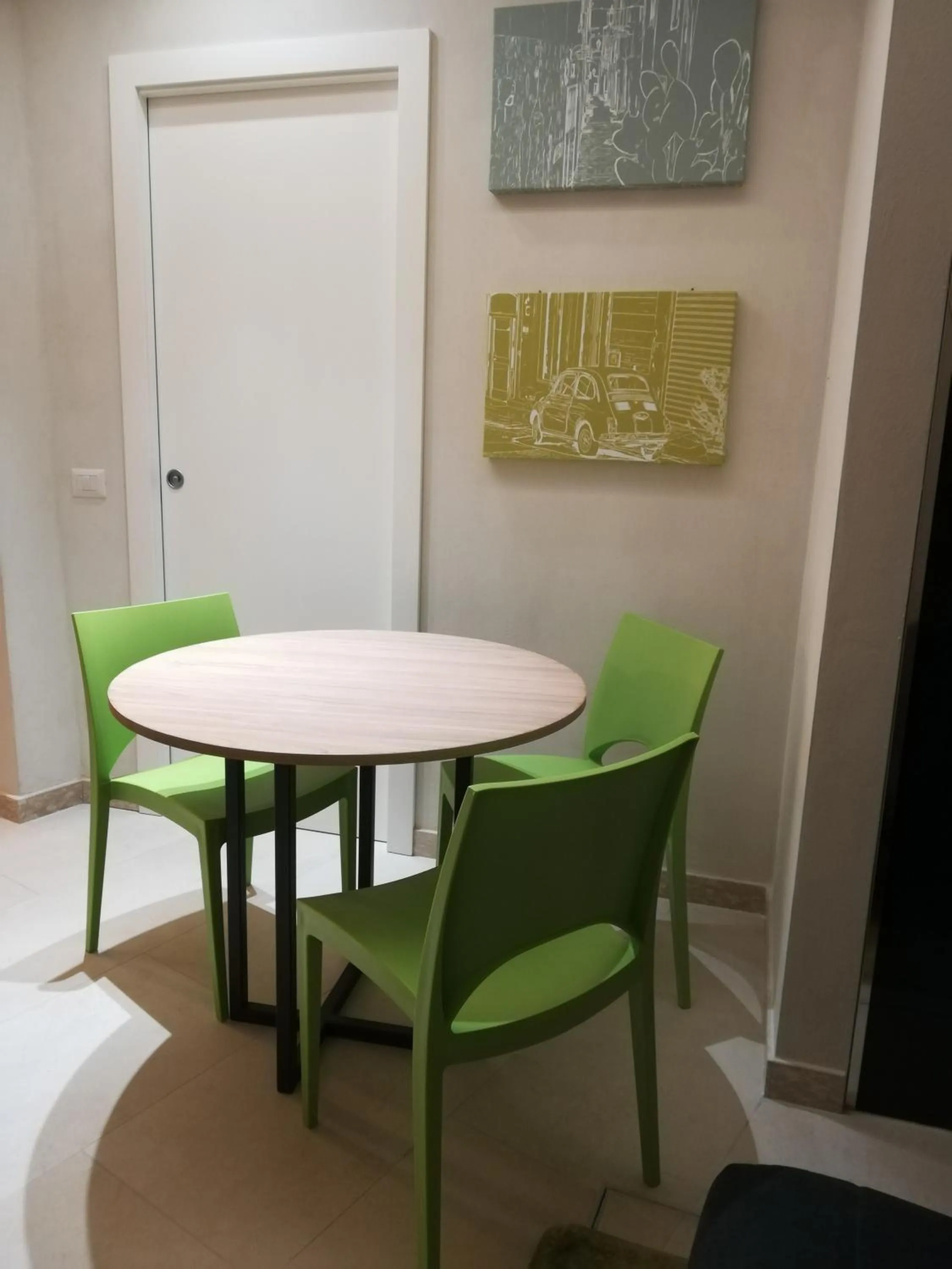 Photo of the whole room in Locus Pendinelli Trani