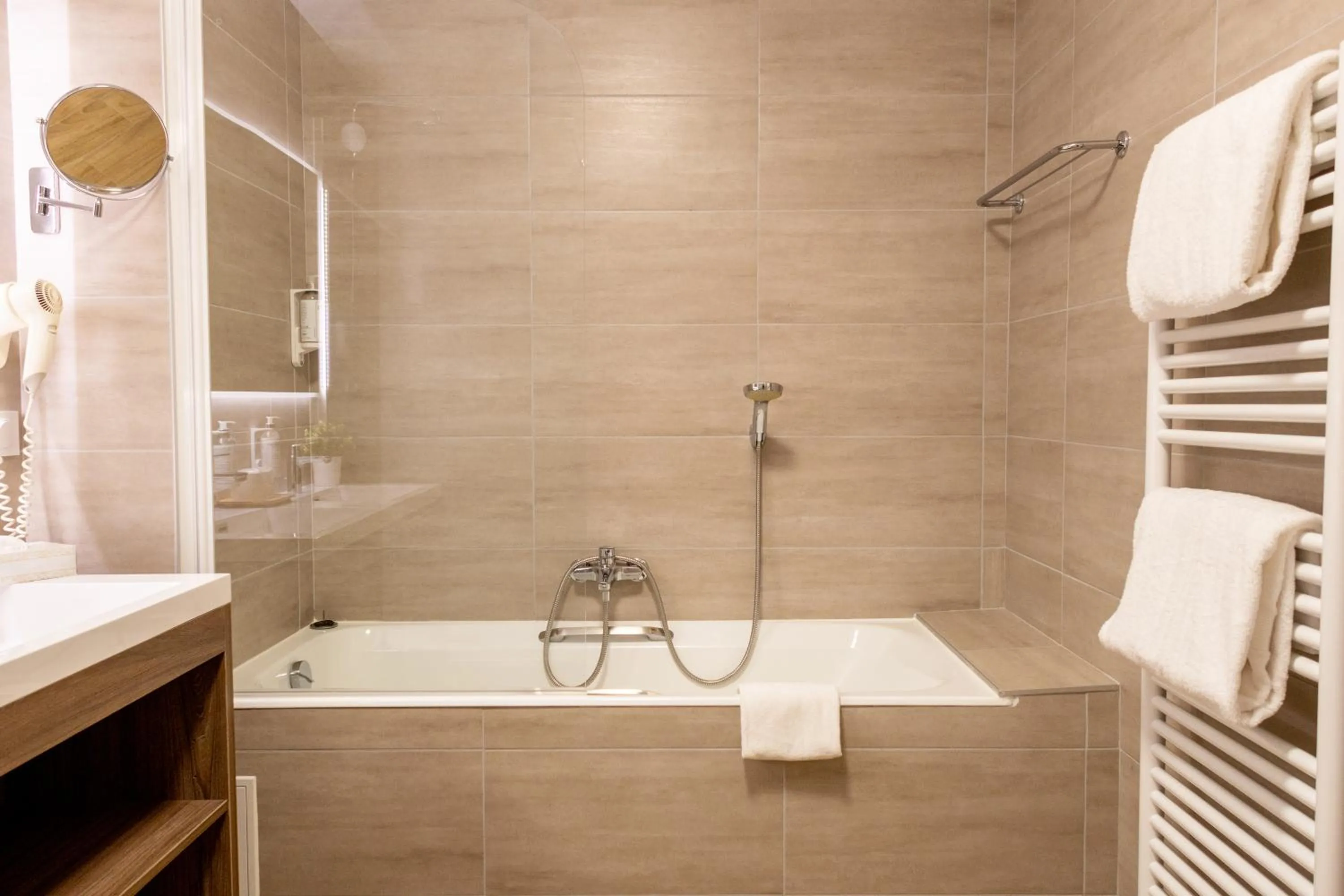 Bathroom in Le Central Boutique Hôtel