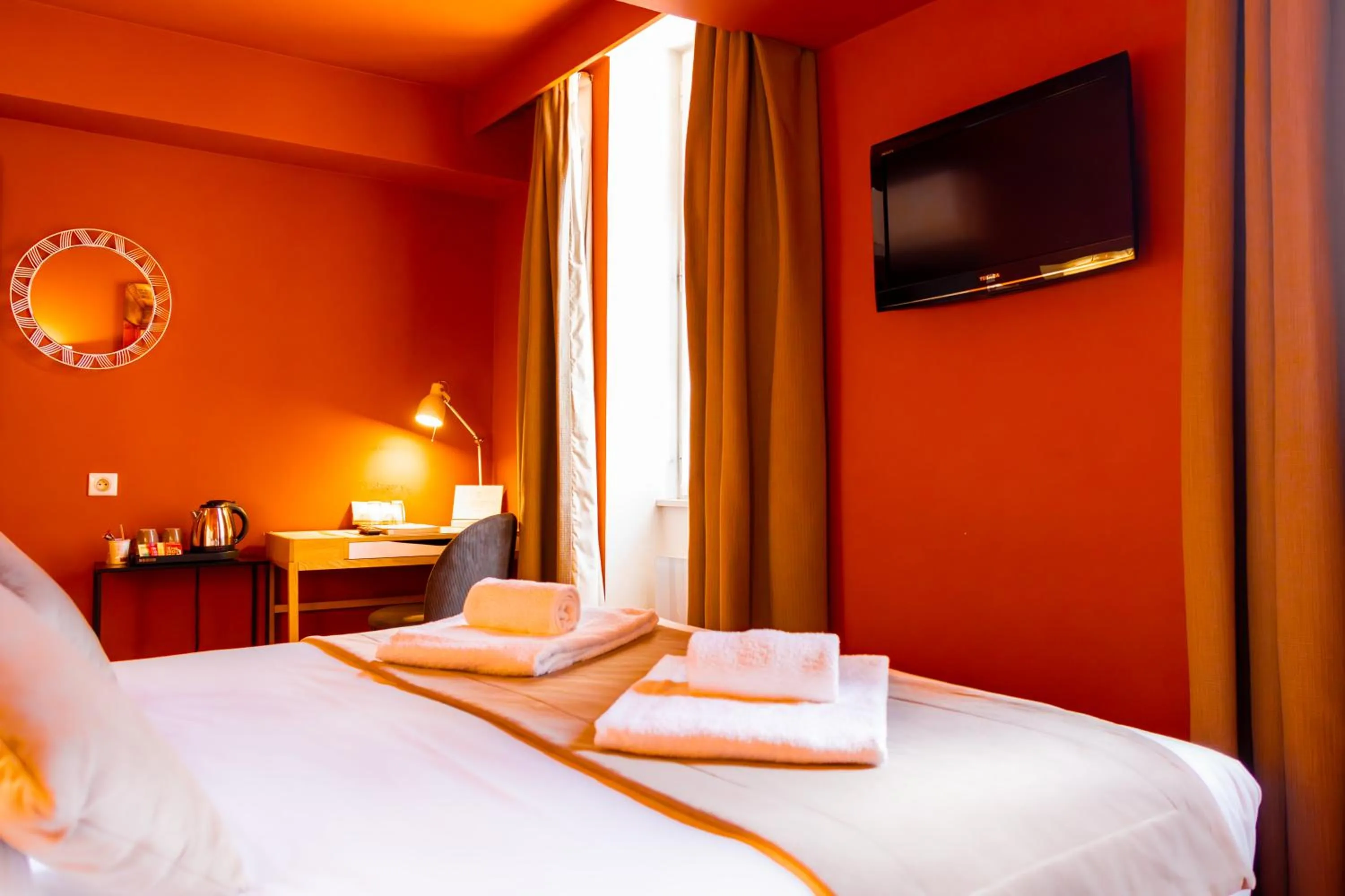 Bedroom, Bed in Le Central Boutique Hôtel