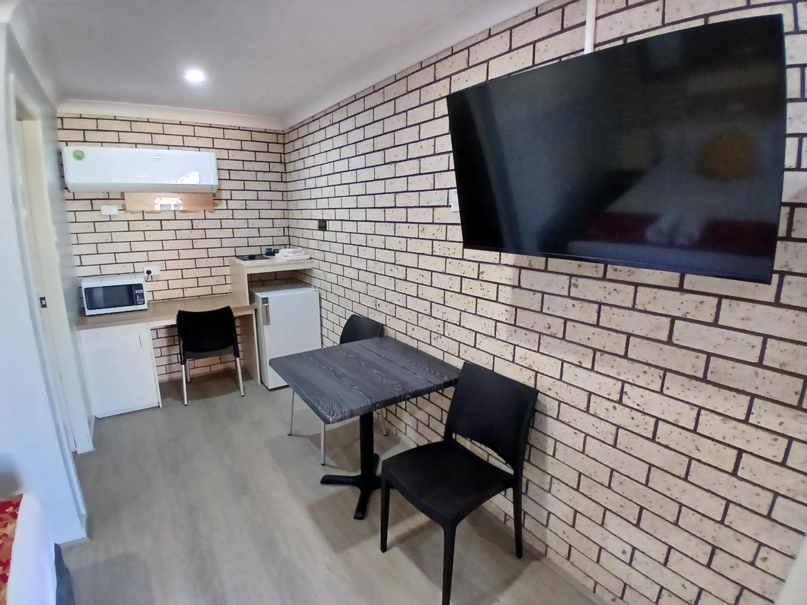 TV and multimedia in Alfa motel