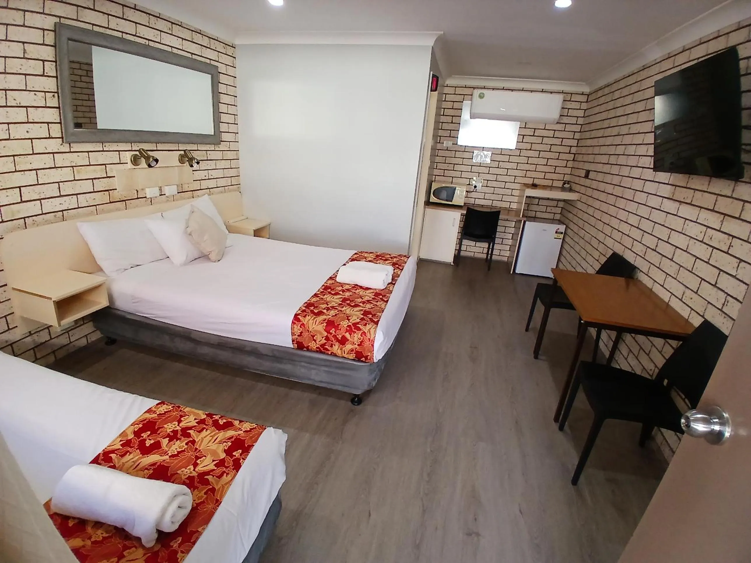 TV and multimedia, Bed in Alfa motel