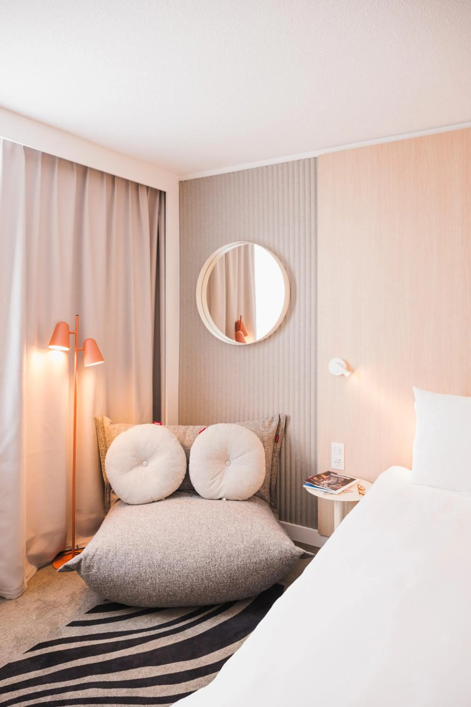 Bedroom, Bed in Novotel Bordeaux Lac