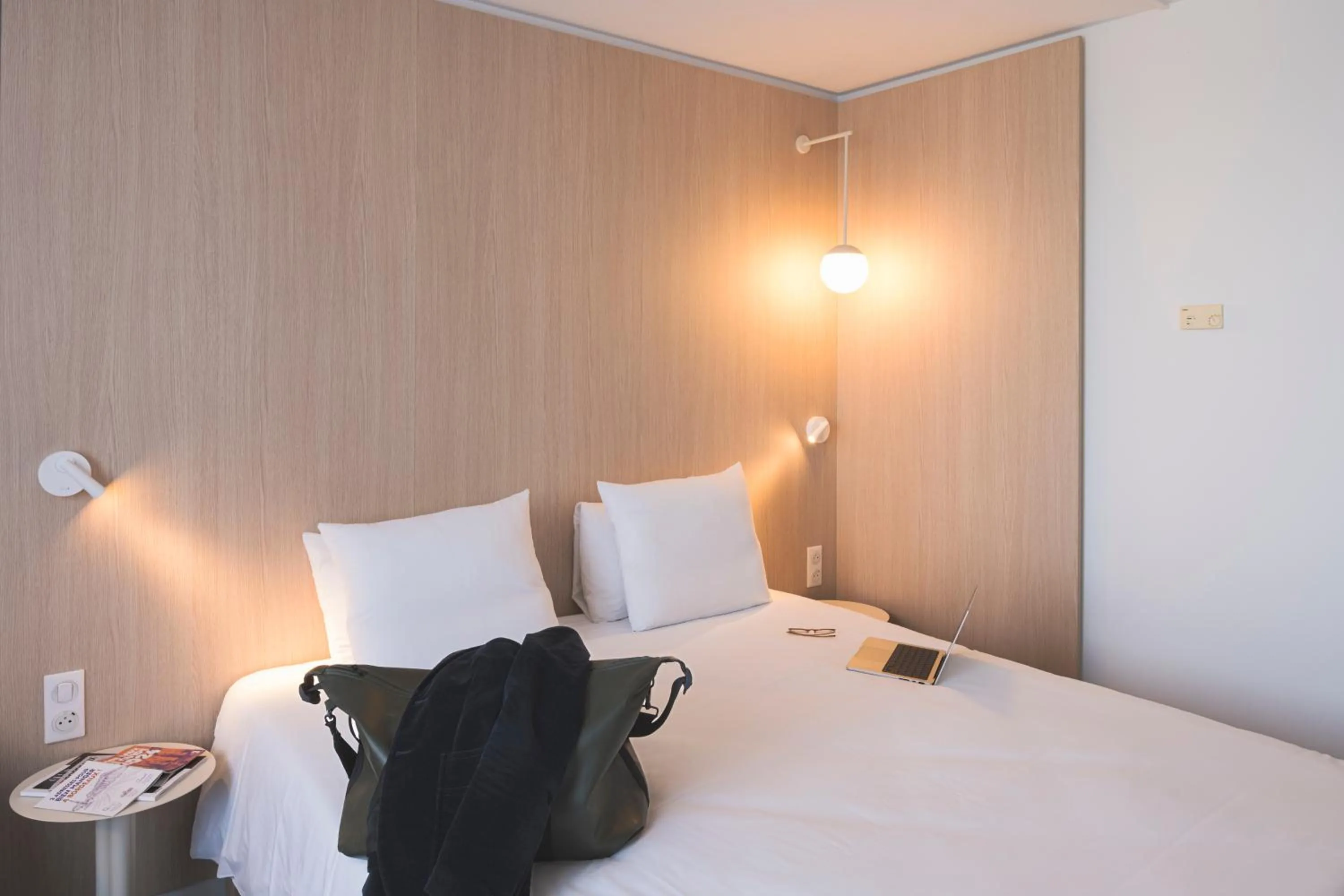 Bedroom, Bed in Novotel Bordeaux Lac