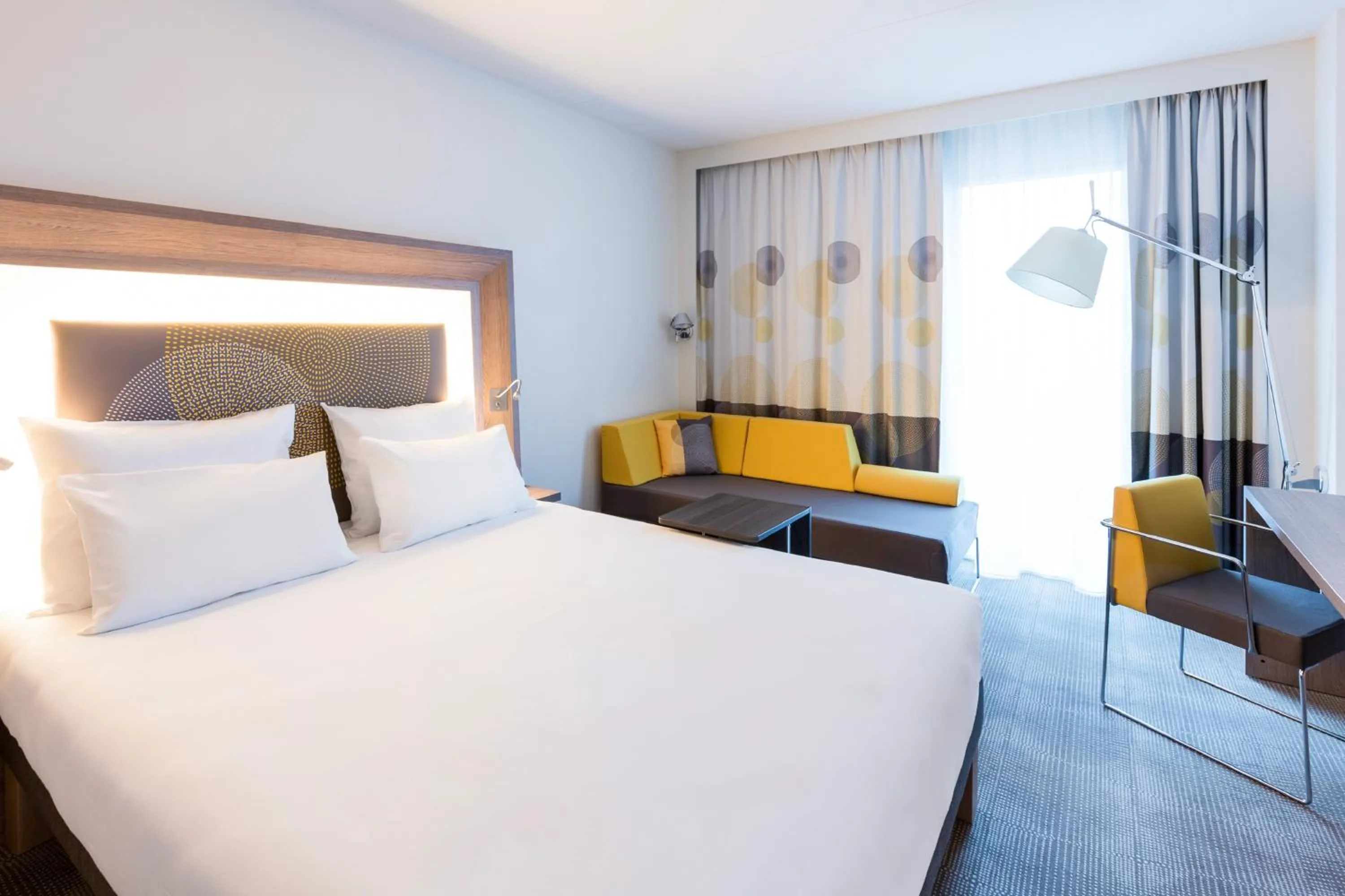 Meals, Bed in Novotel Bordeaux Lac