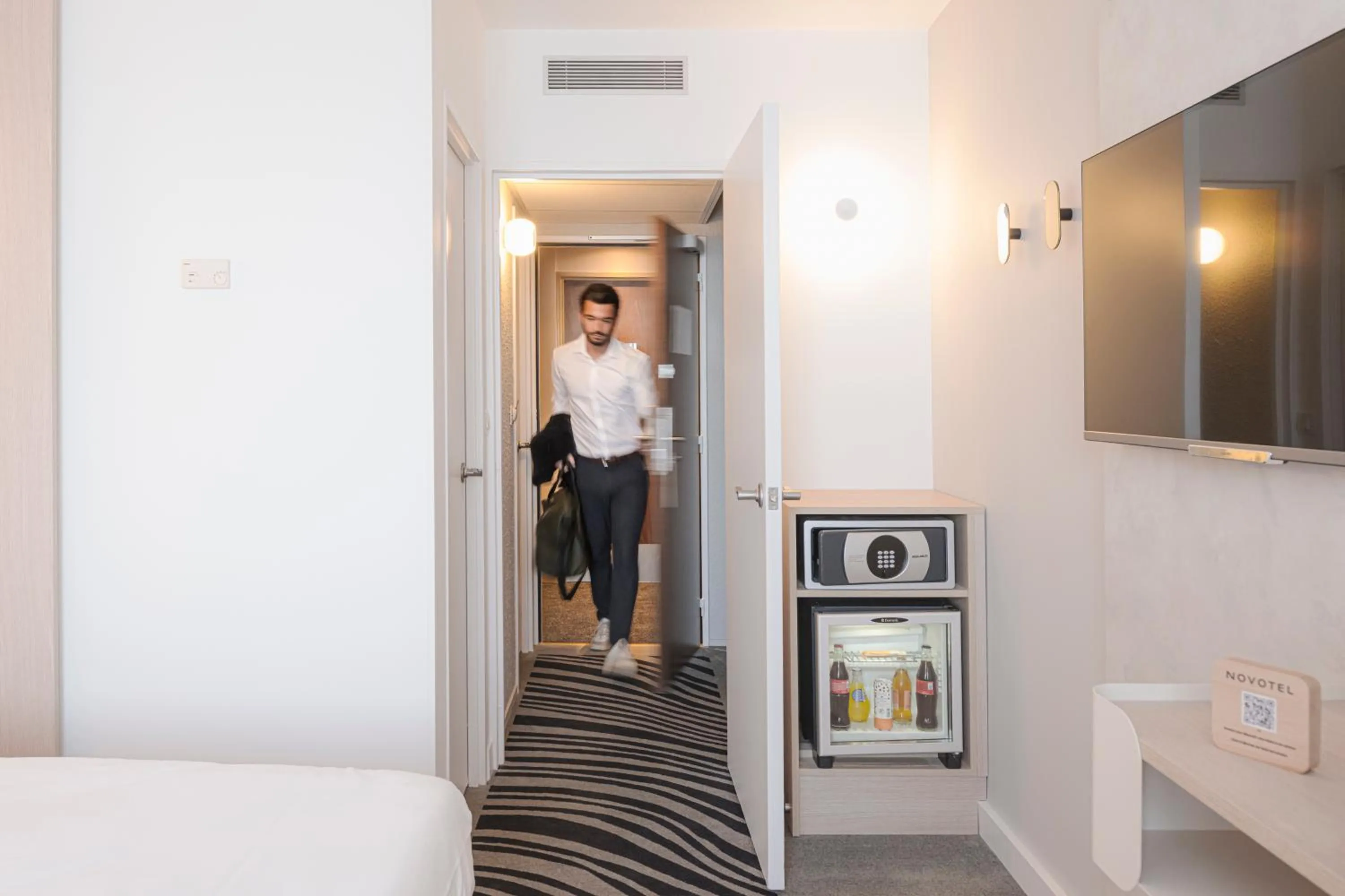 Bedroom, Bed in Novotel Bordeaux Lac