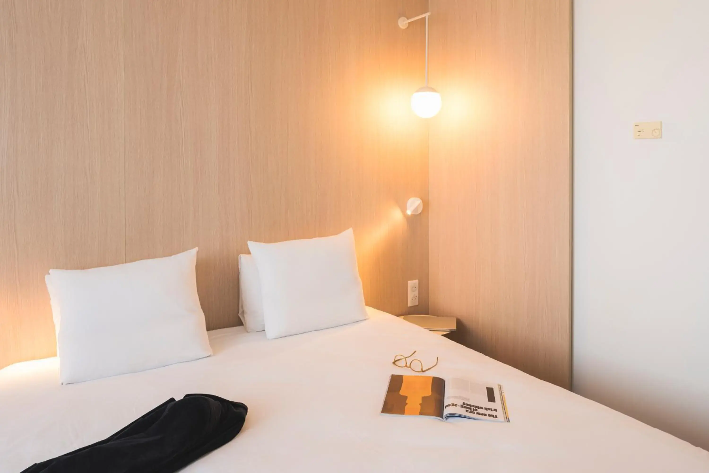 Superior Queen Room - Mobility Accessible in Novotel Bordeaux Lac Superior Queen Room - Mobility Accessible in Novotel Bordeaux Lac