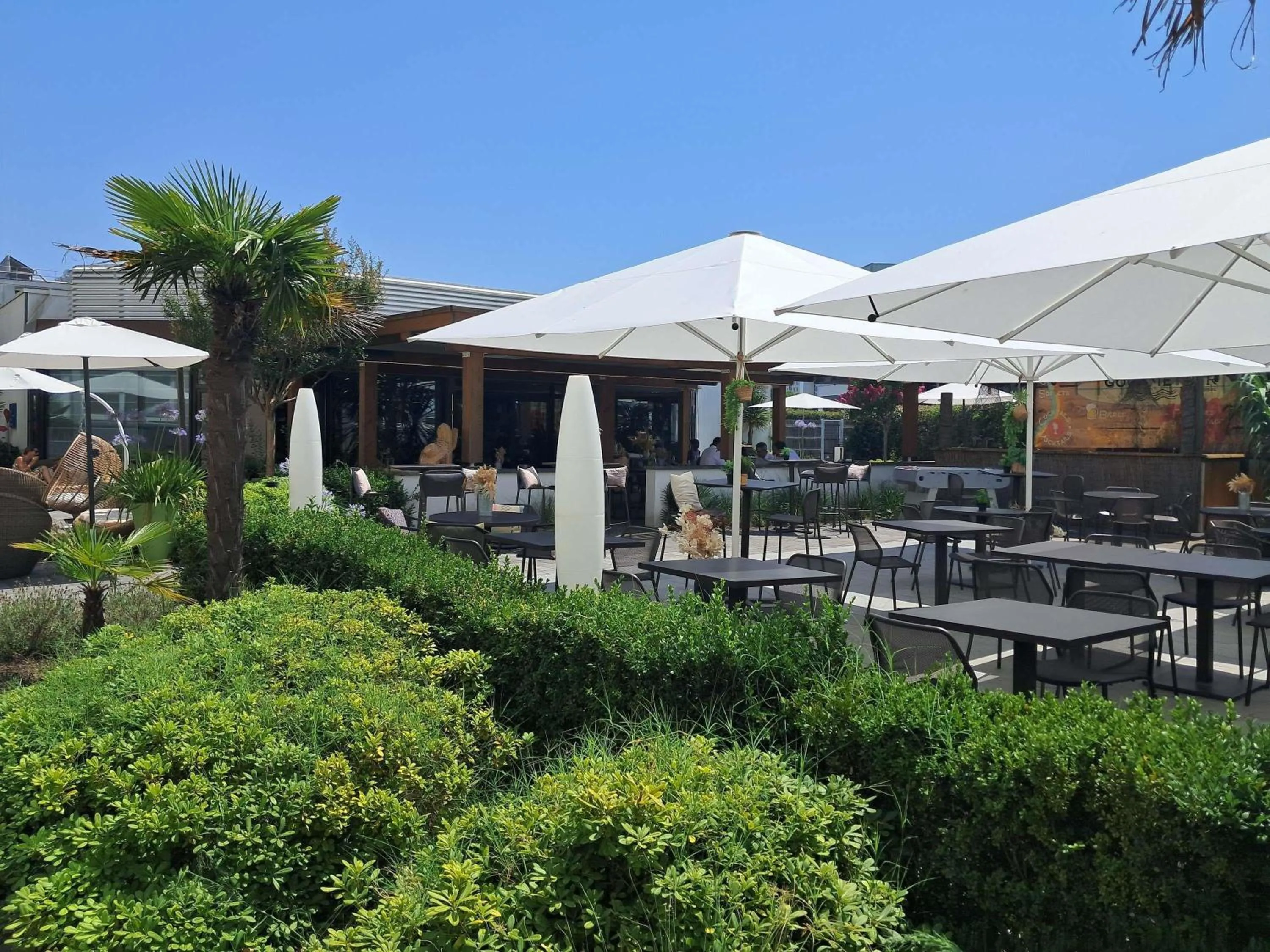 Property building in Novotel Bordeaux Lac