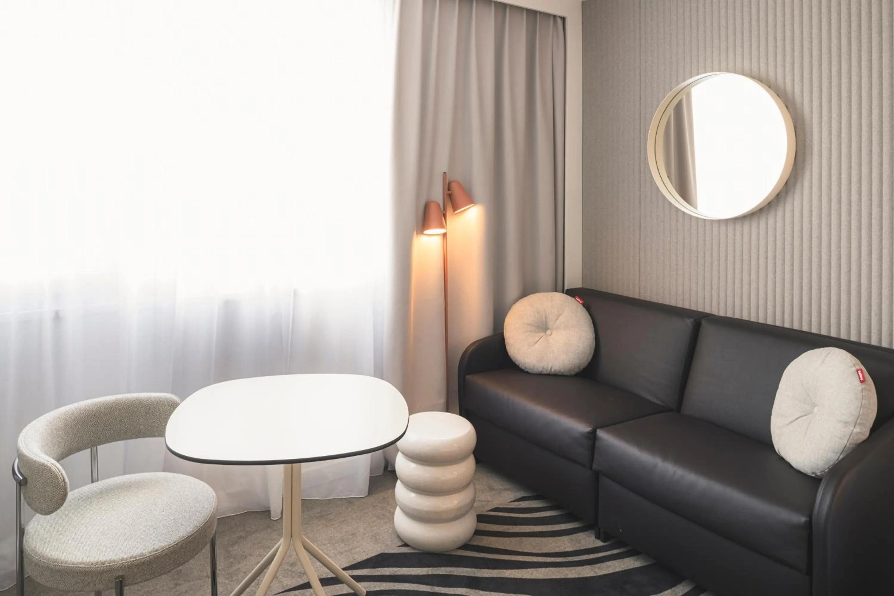 Bedroom in Novotel Bordeaux Lac