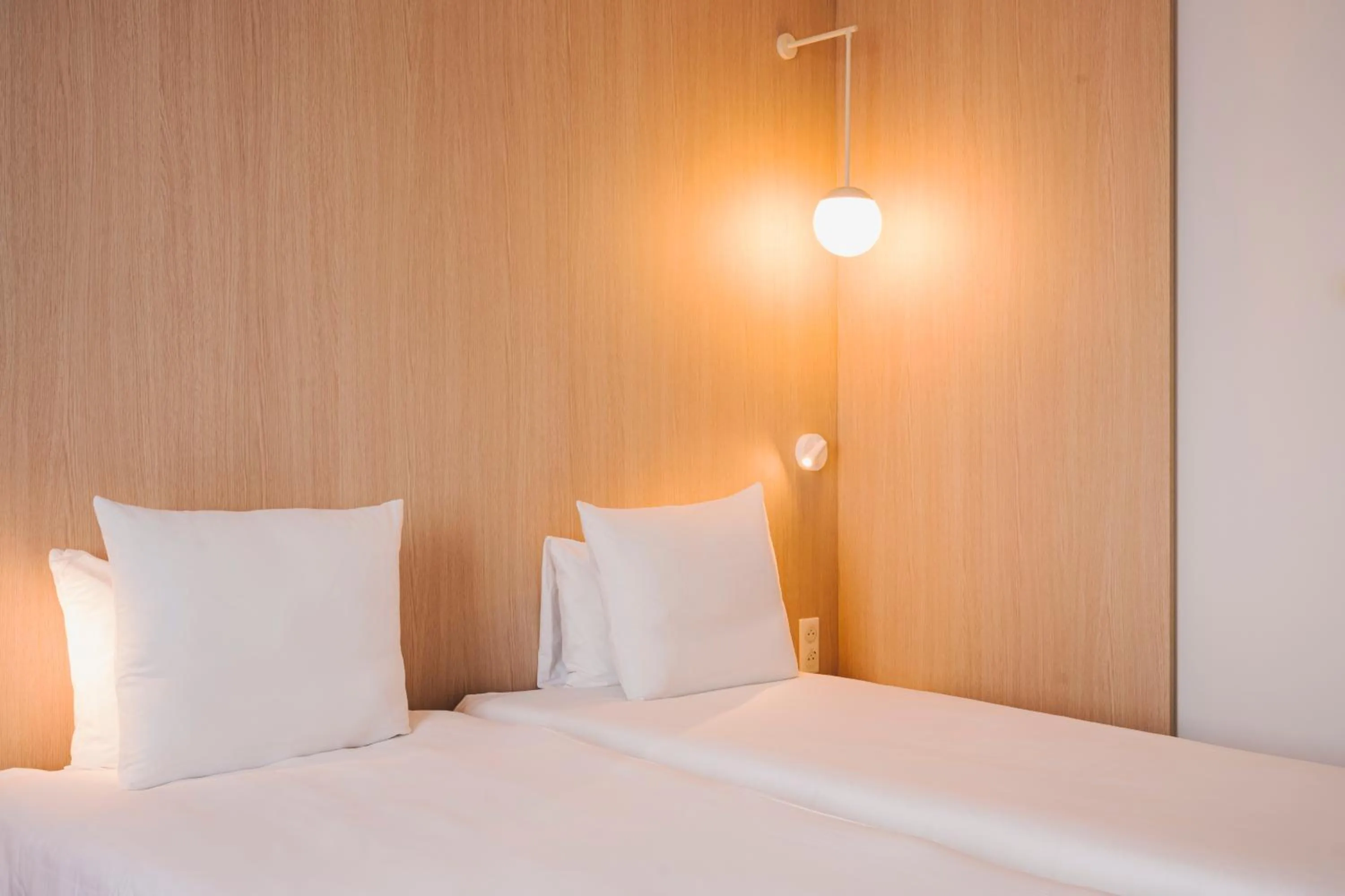 Bedroom, Bed in Novotel Bordeaux Lac