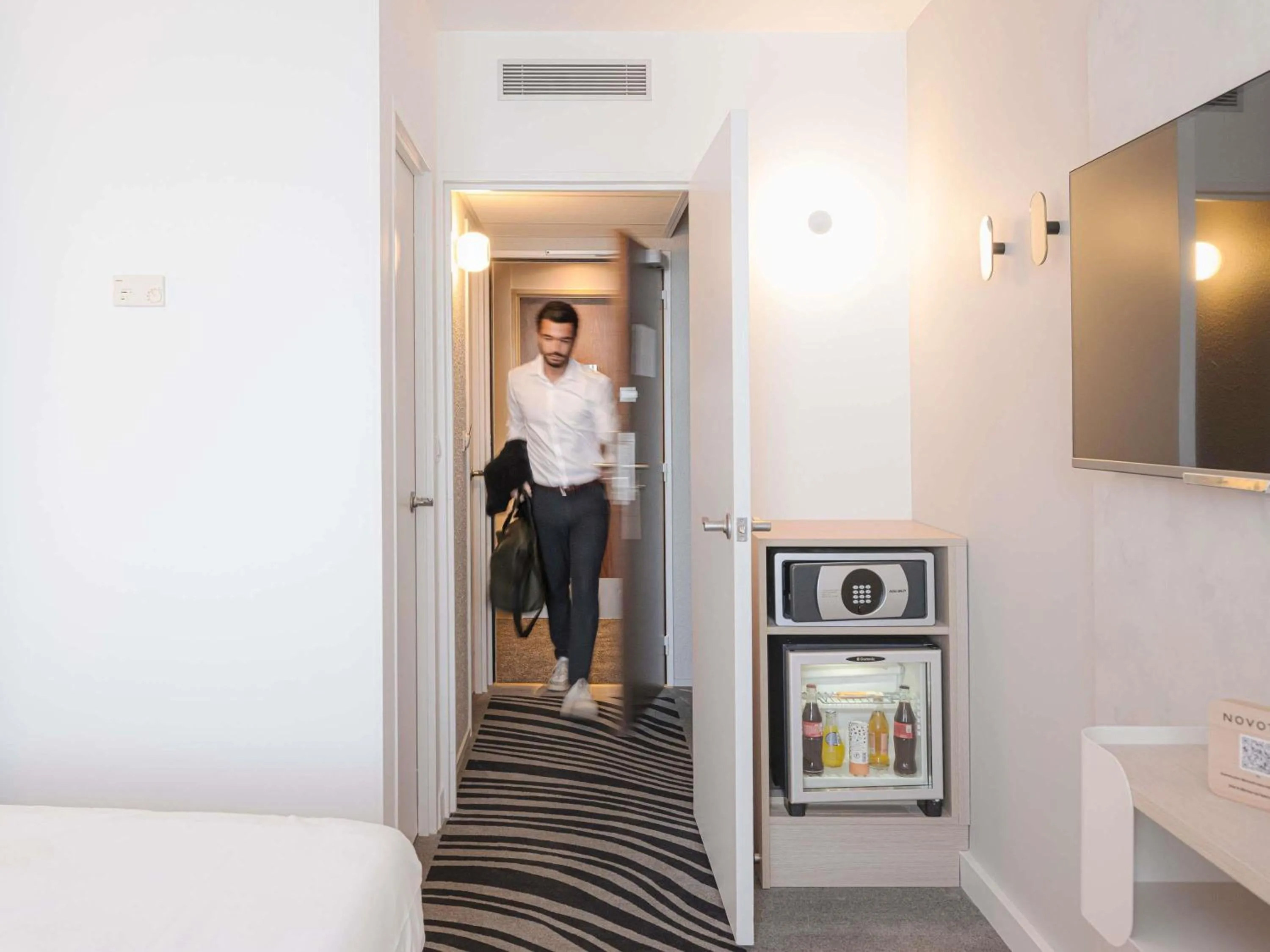 Bedroom in Novotel Bordeaux Lac