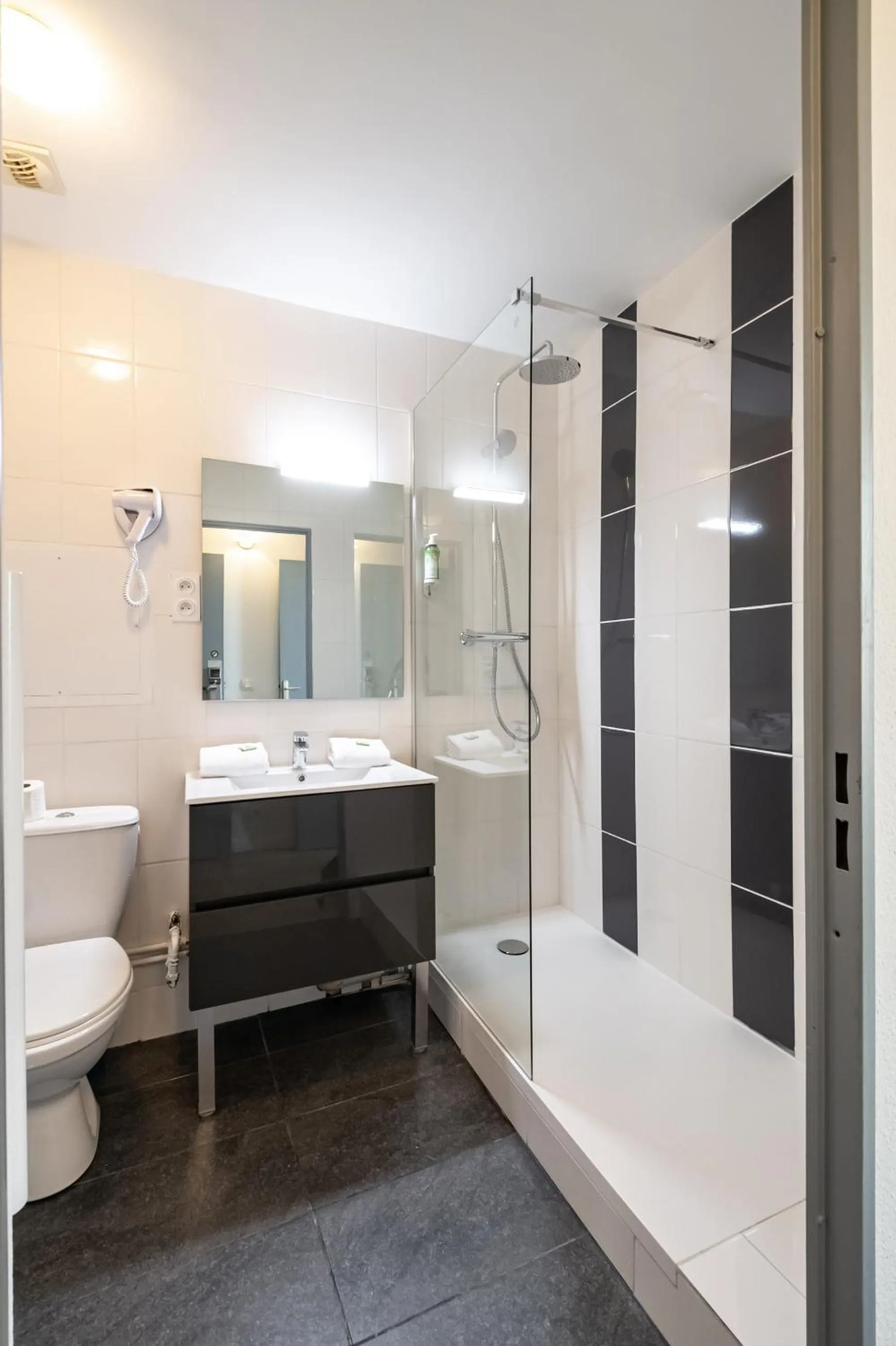 Bathroom in Residhotel Le Central'Gare