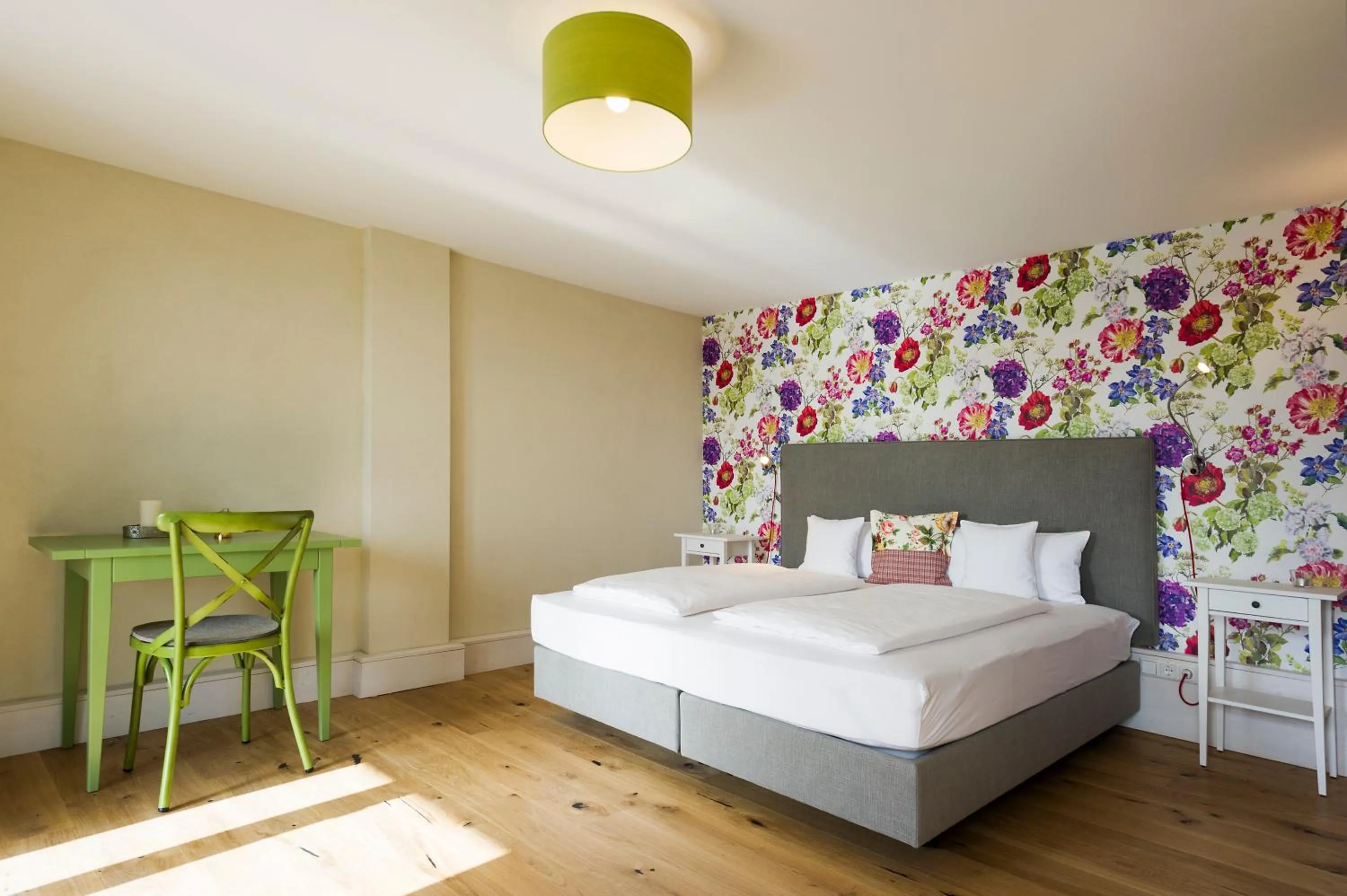 Bed in Berghaus Freiburg - Appartement Hotel auf dem Schauinsland