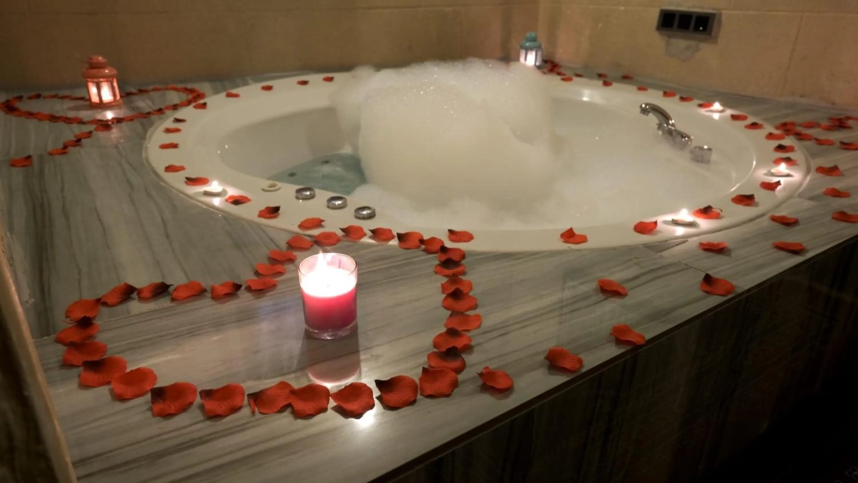 Hot Tub in Lovely Cappadocia Hotel