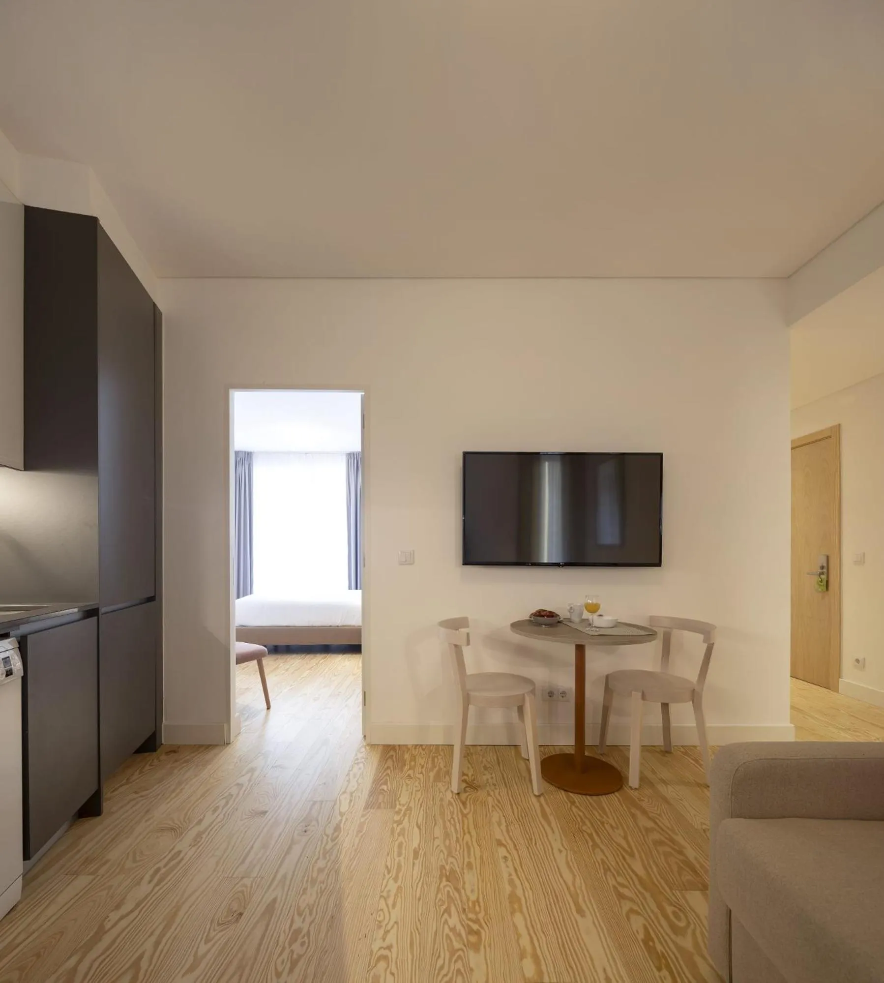 Dining area in Lisbon Serviced Apartments - Santos