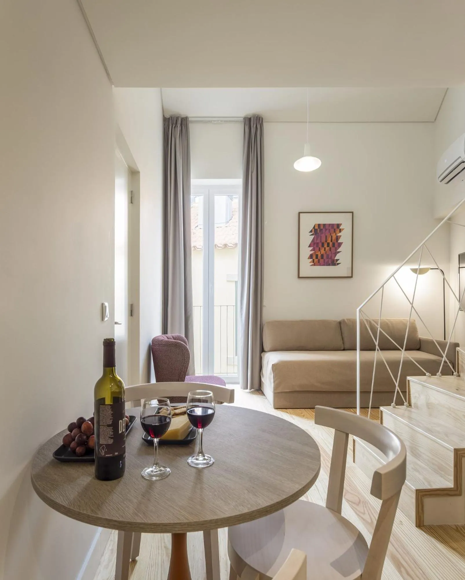 Dining area in Lisbon Serviced Apartments - Santos