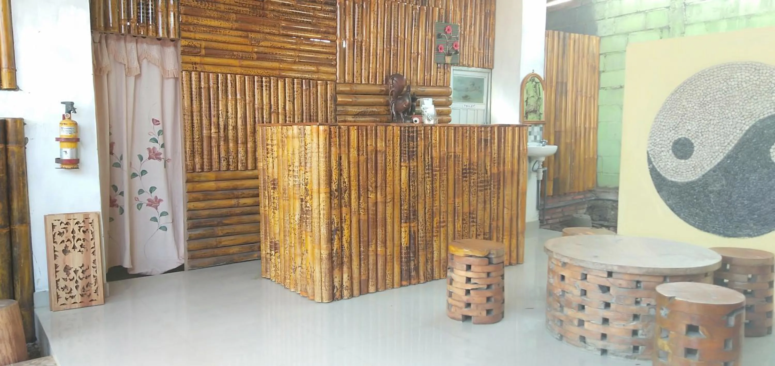 Communal lounge/ TV room in Bliss family cottage Batu