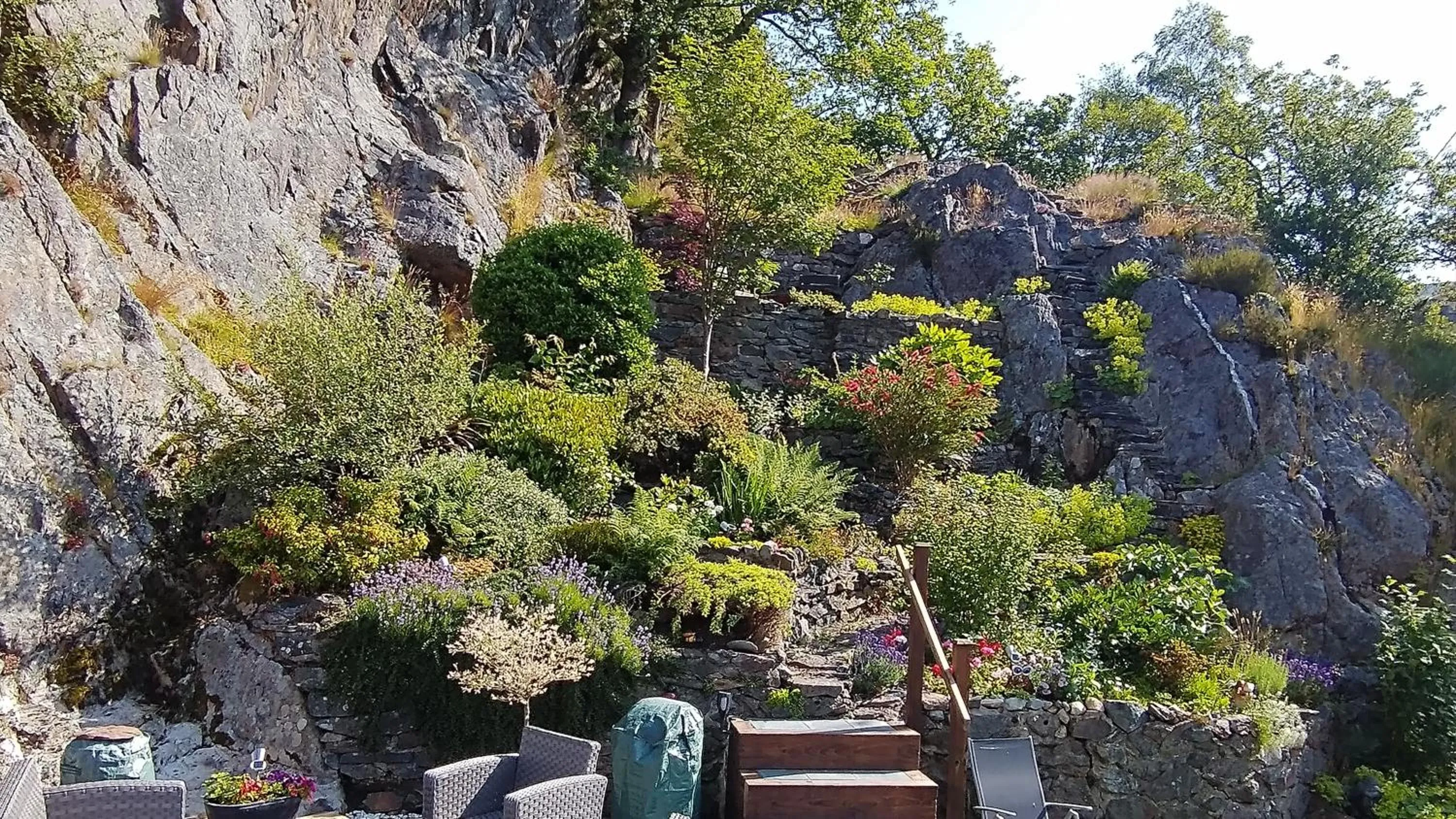 Garden view in Plas Tan y Graig B&B Guest House Beddgelert