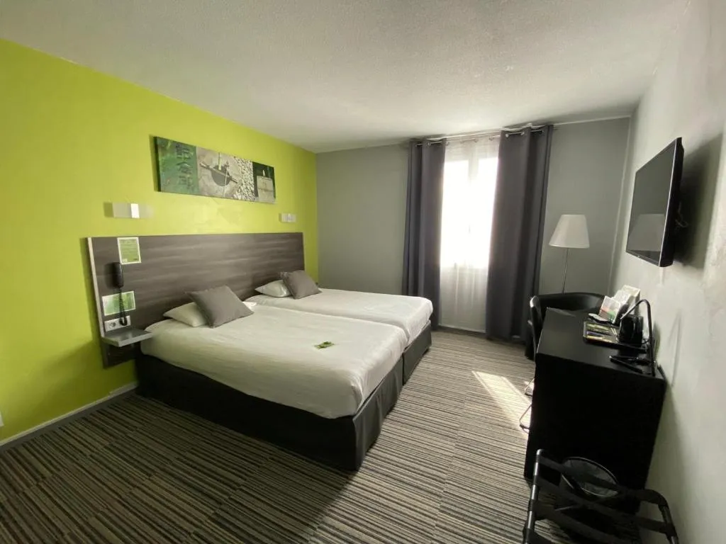 Bed in Hôtel Bagatelle