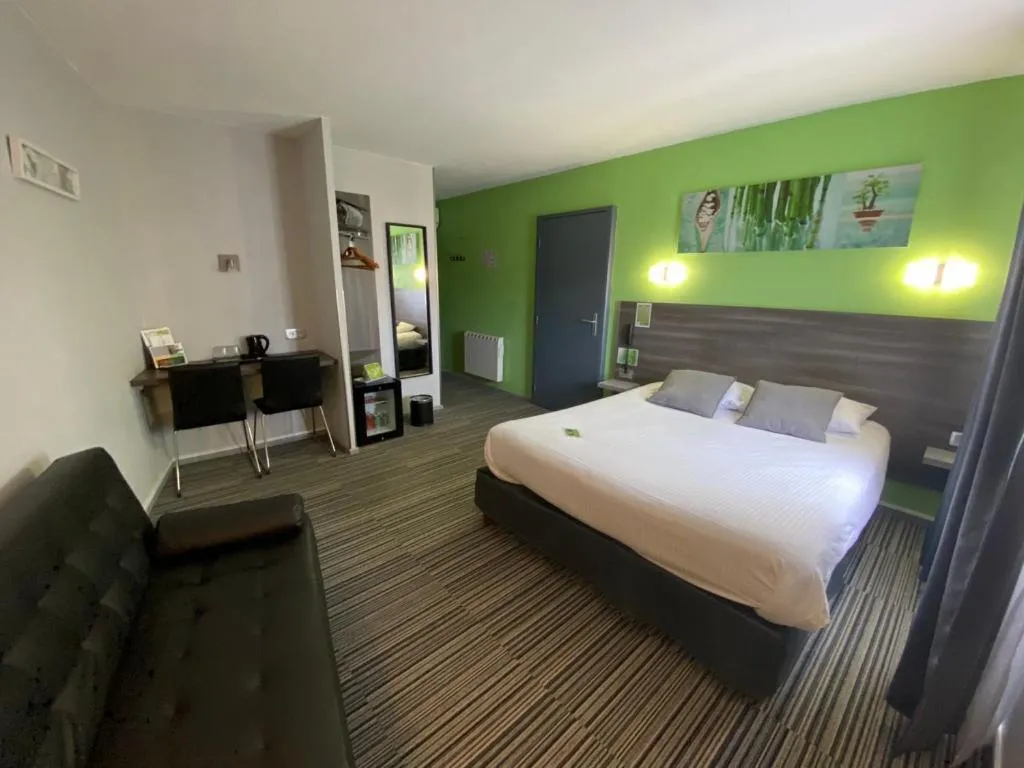 Bed in Hôtel Bagatelle