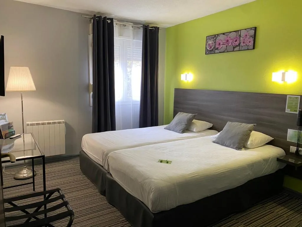 Bed in Hôtel Bagatelle