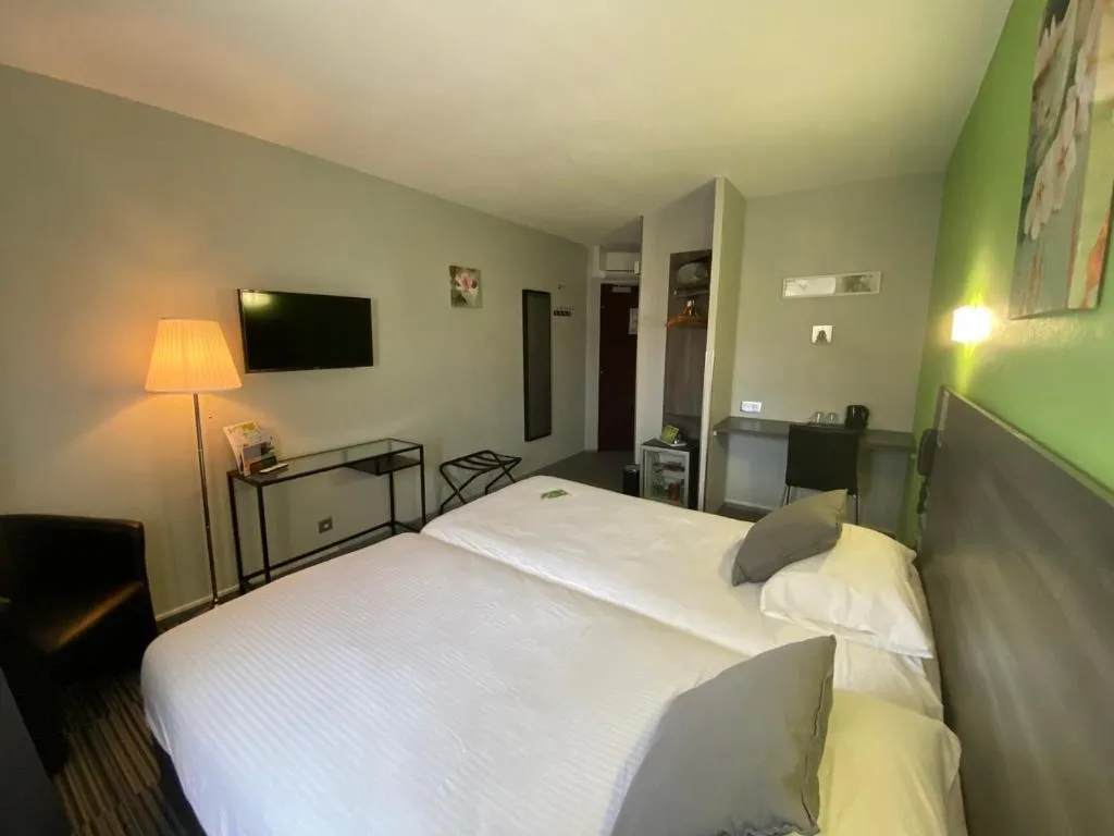 Bed in Hôtel Bagatelle