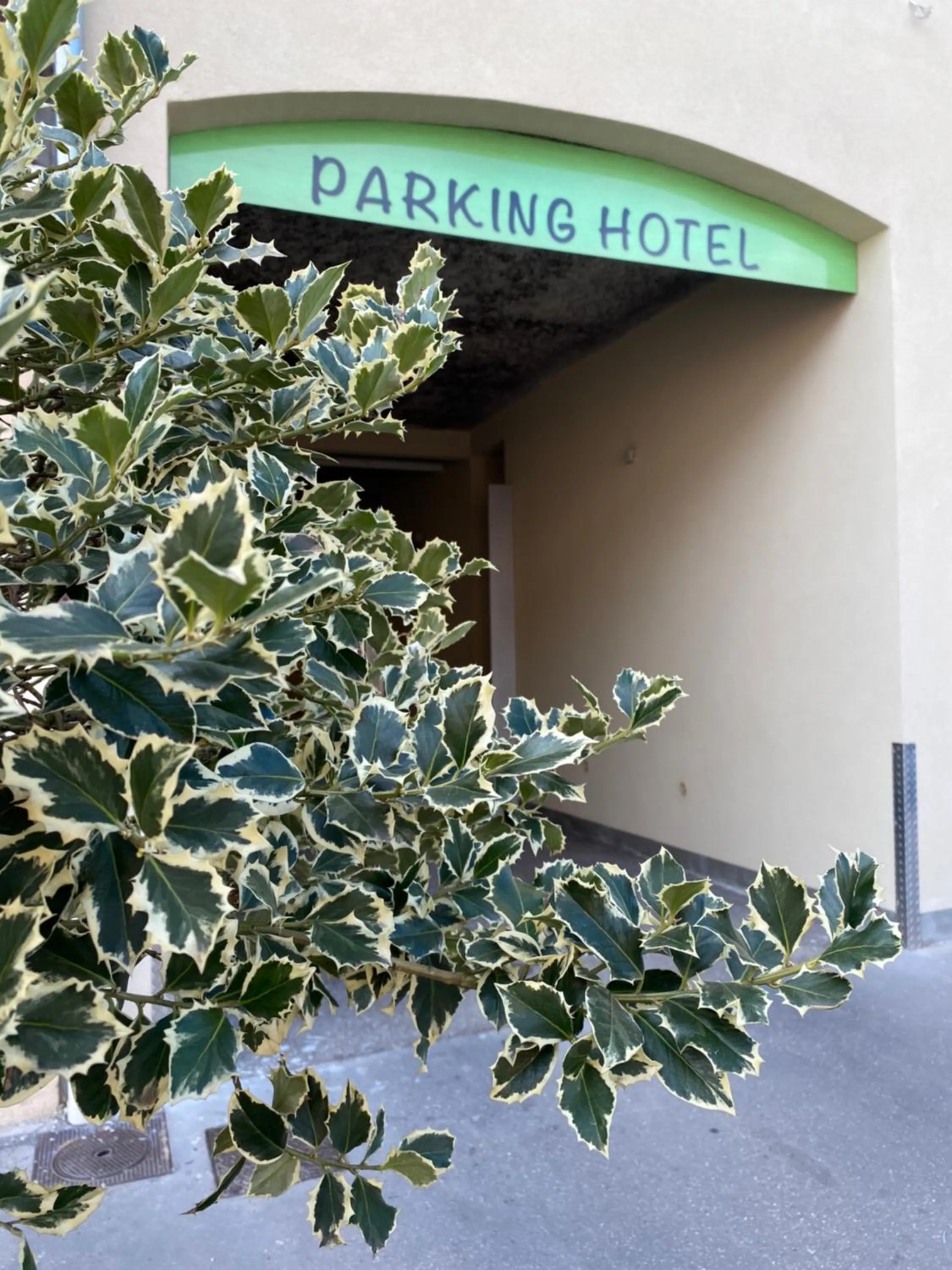 Facade/entrance in Hôtel Bagatelle