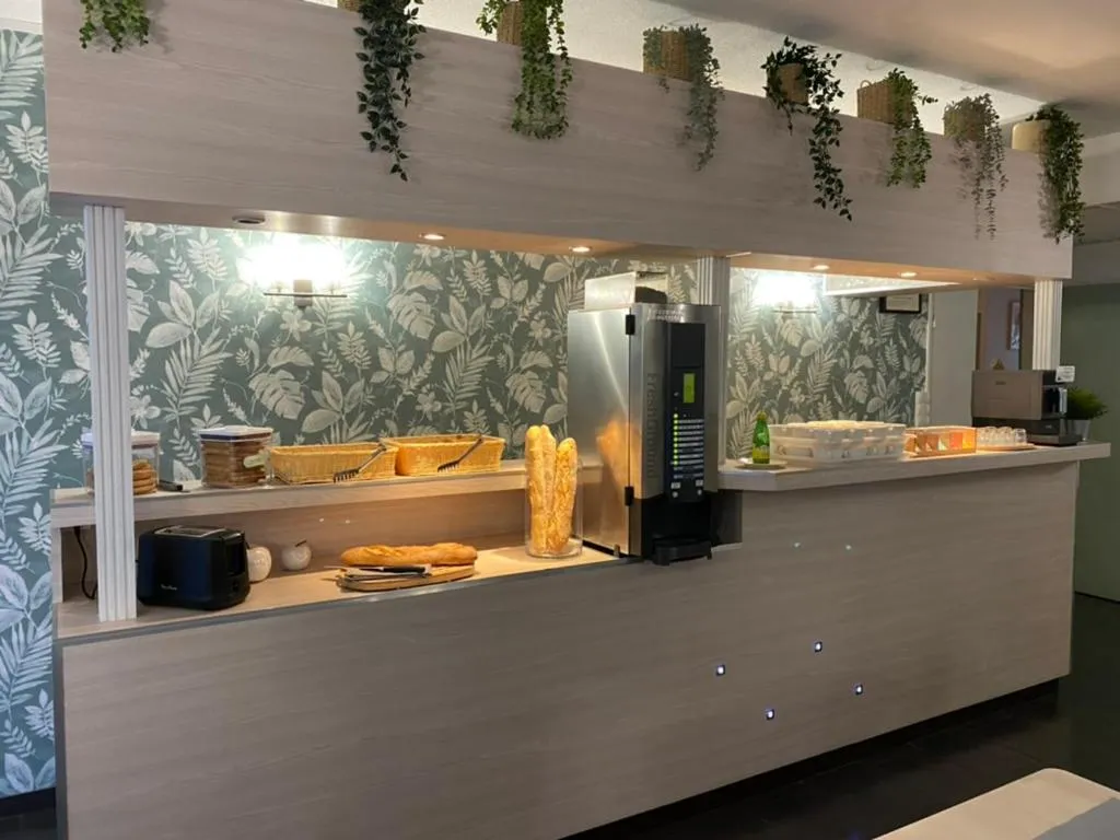 Buffet breakfast in Hôtel Bagatelle