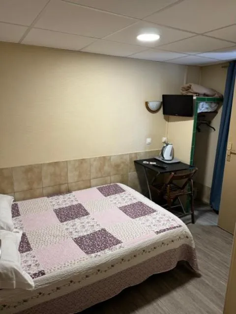 Bed in Hôtel Jarry Confort